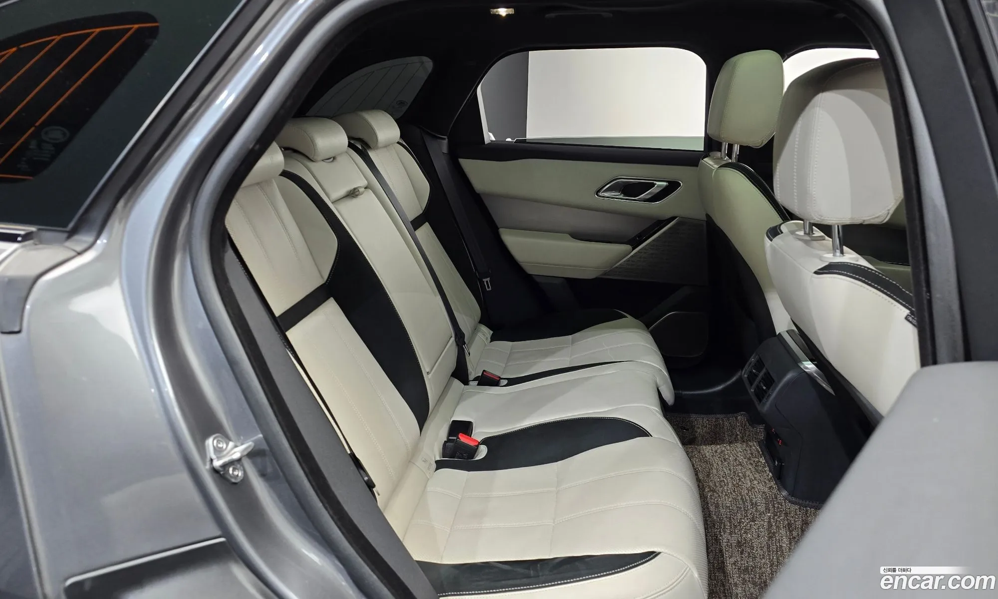 Land Rover Range Rover Velar 2018 — 30