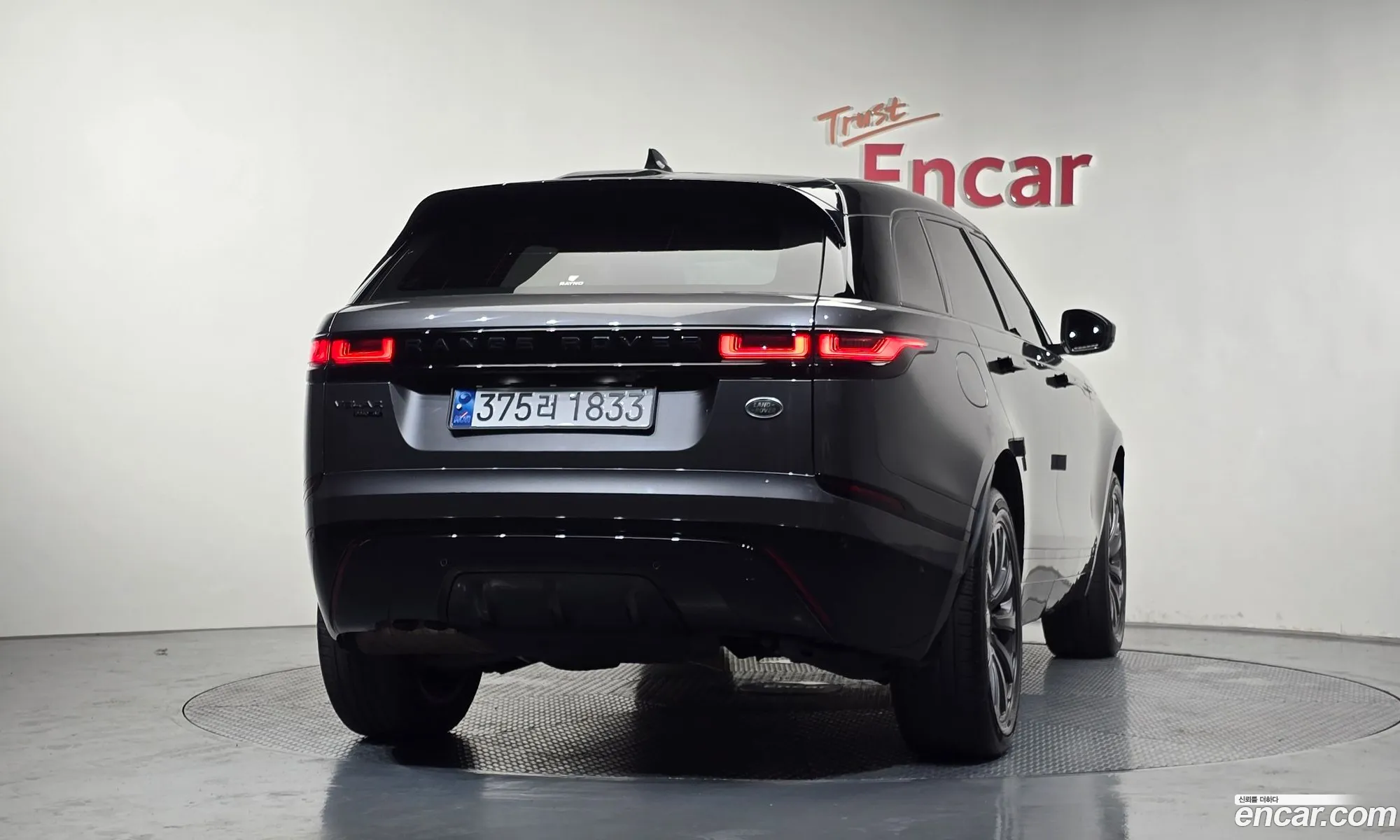 Land Rover Range Rover Velar 2018 — 13