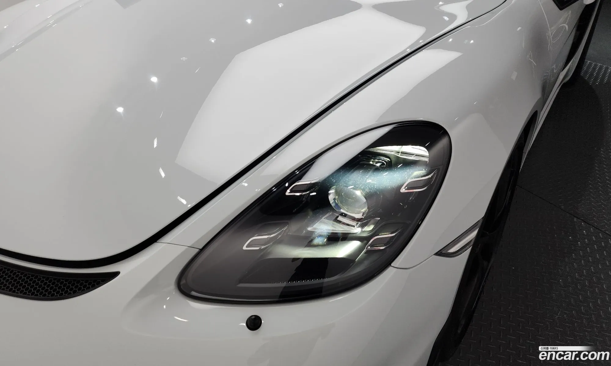 Porsche 718 Boxster 2020 WP0ZZZ98111111111 — 14