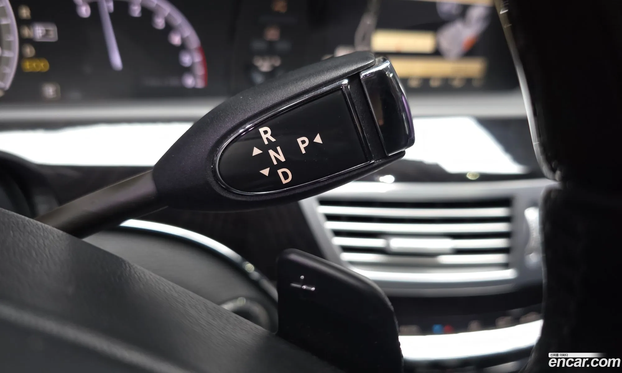 Mercedes-Benz S-Class W221 2012 — 17