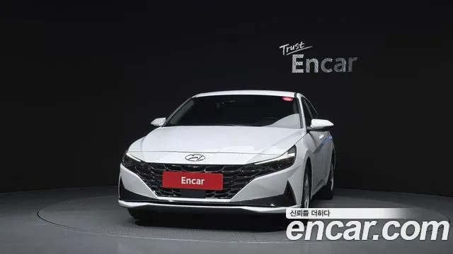 Hyundai Elantra 2021 — 2
