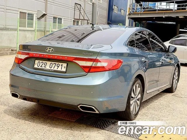 Hyundai Grandeur HG Hybrid 2016 — 3