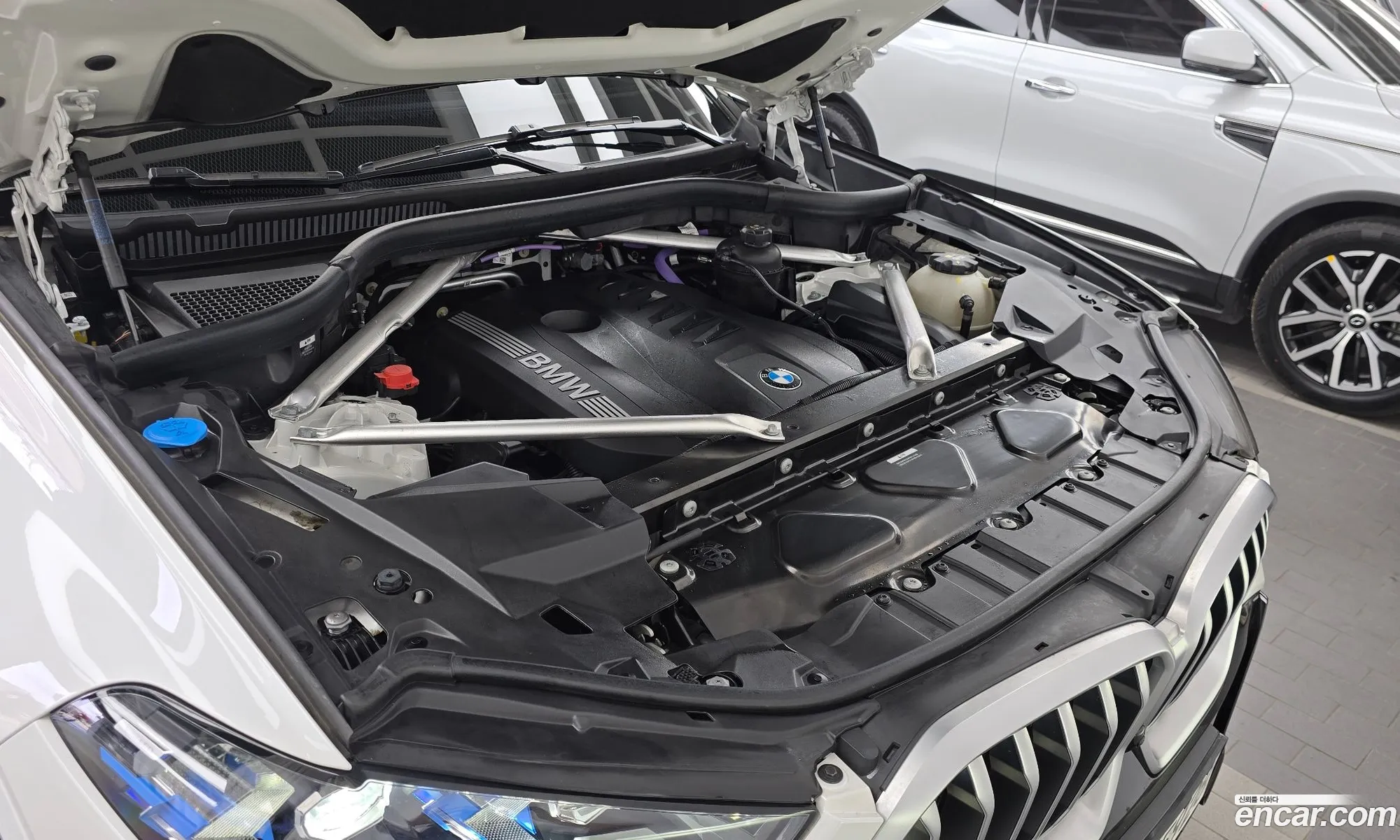BMW X6 2024 WBA31EX04R9W42448 — 32