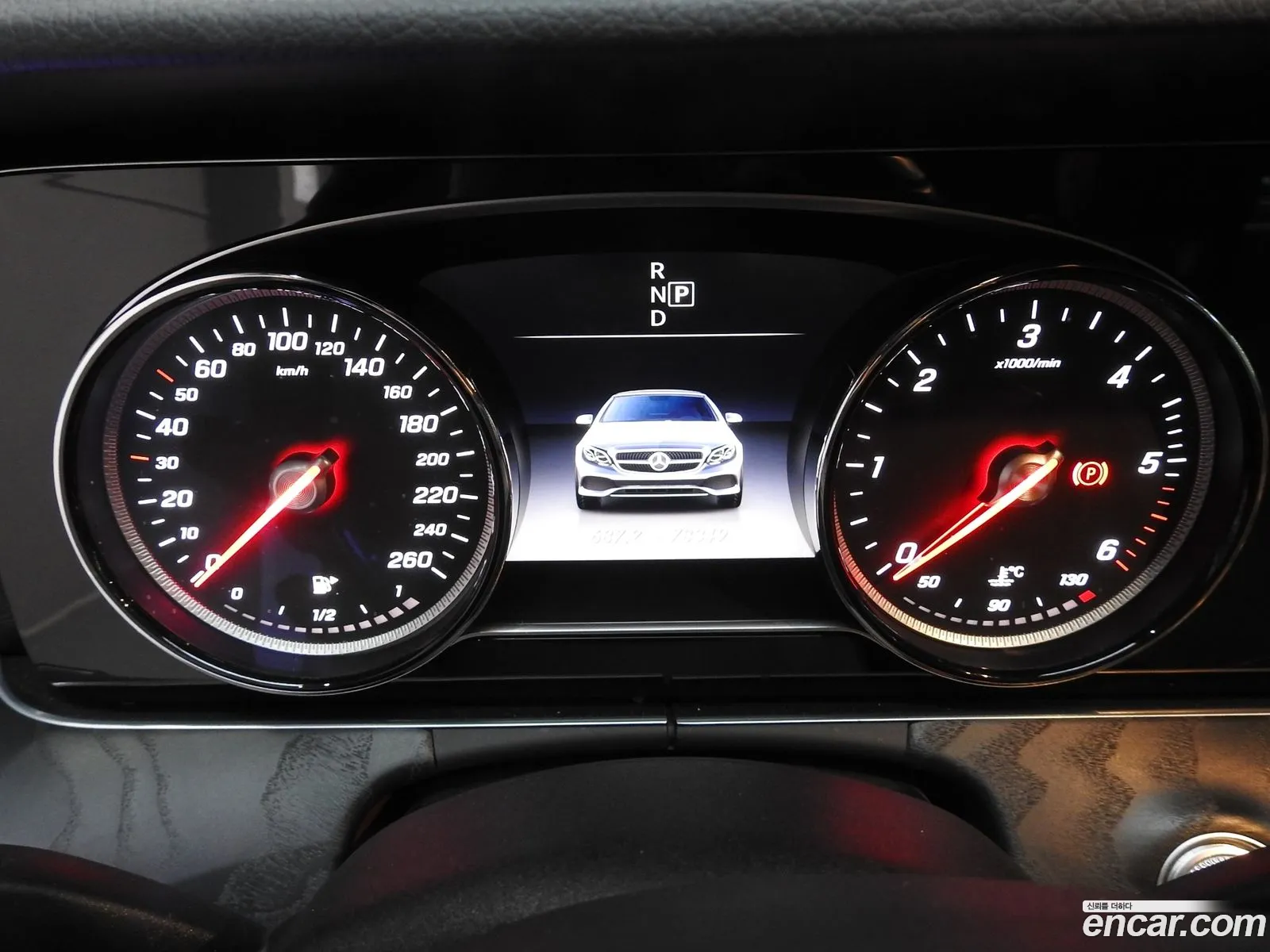 Mercedes-Benz E-Class W213 2018 — 15