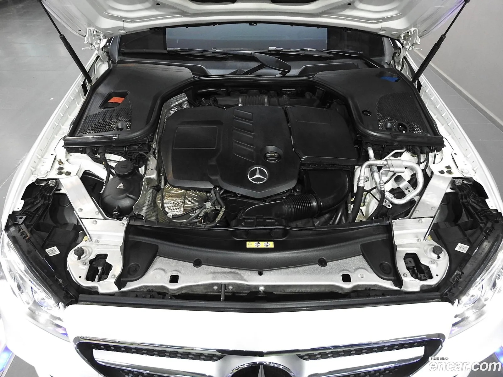 Mercedes-Benz E-Class W213 2018 — 12