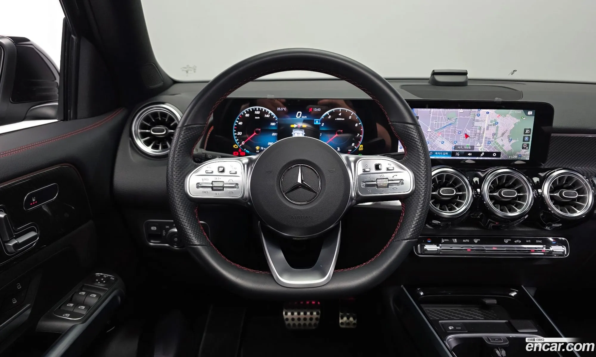 Mercedes-Benz GLB-Class X247 2023 — 30