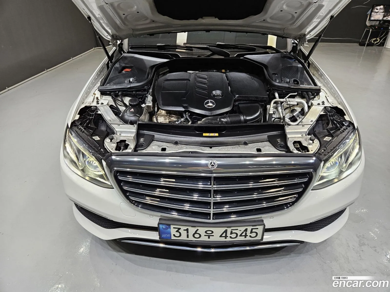 Mercedes-Benz E-Class W213 2018 — 14