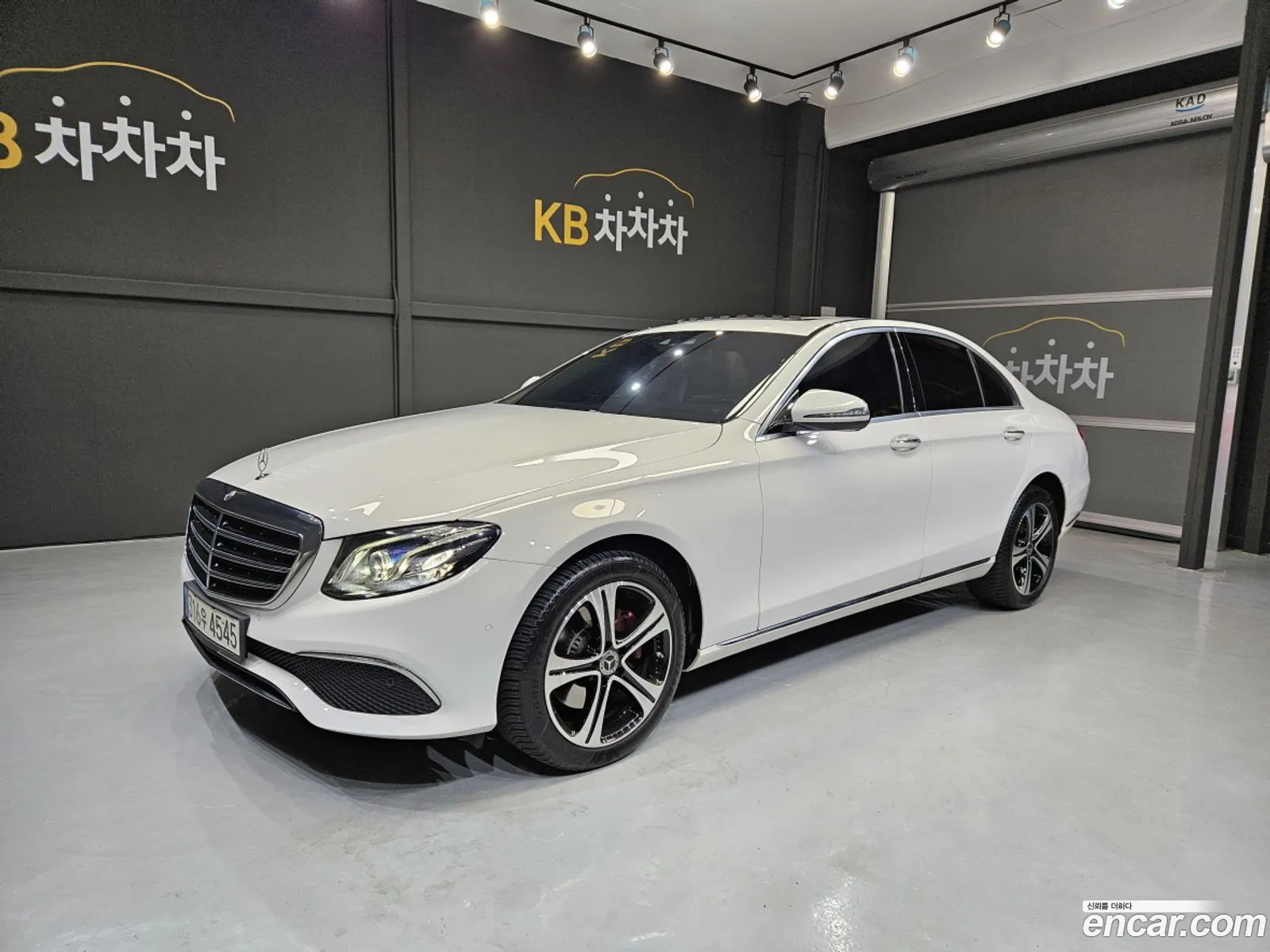 Mercedes-Benz E-Class W213 2018 — 19