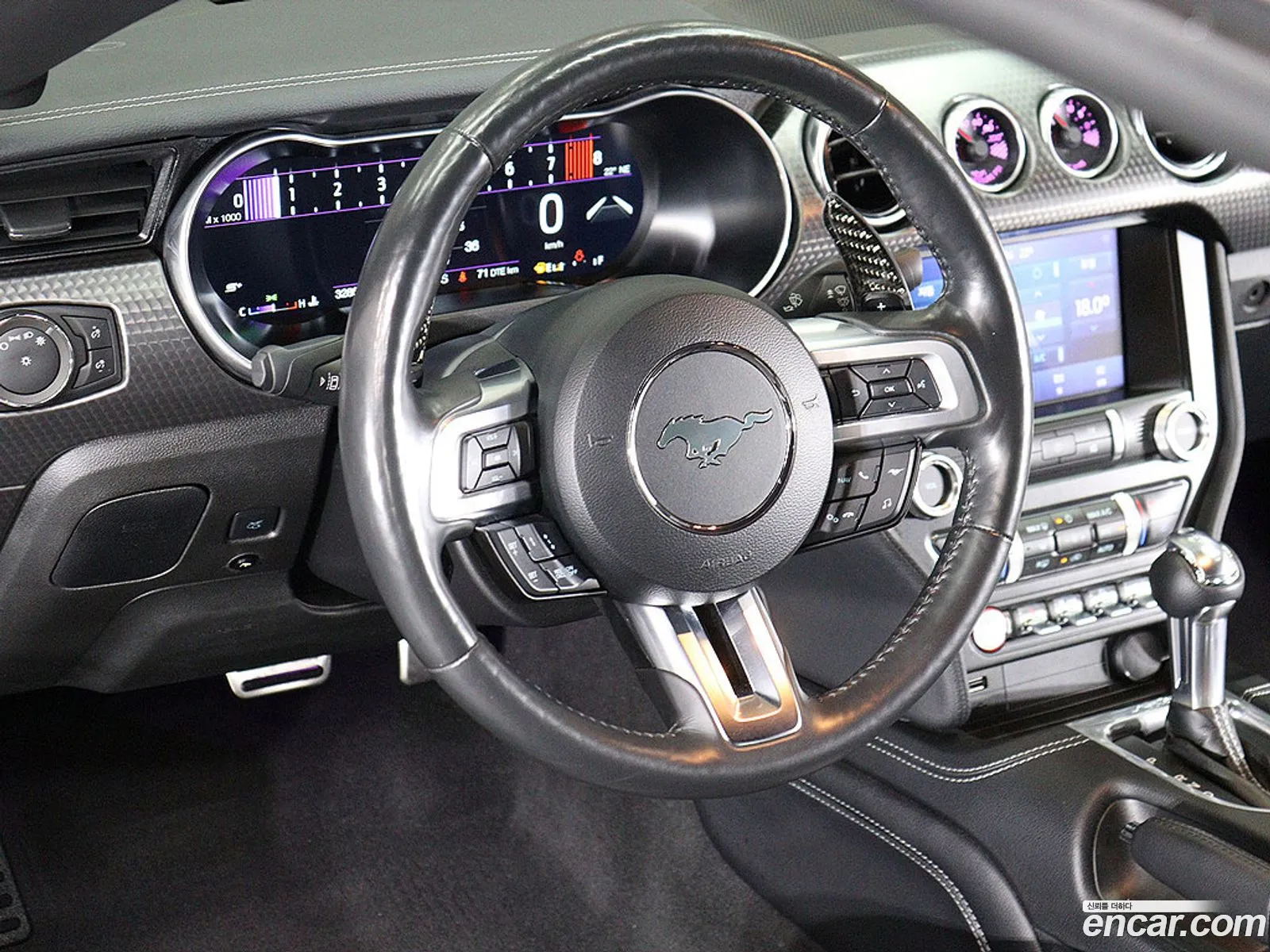 Ford Mustang 2022 — 18