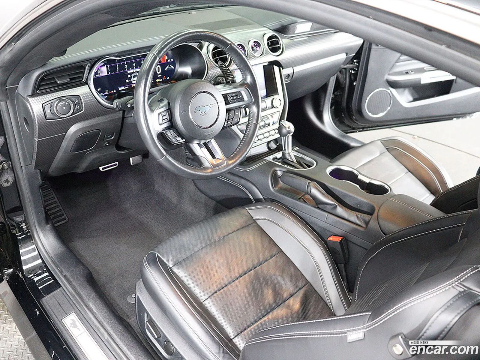 Ford Mustang 2022 — 14