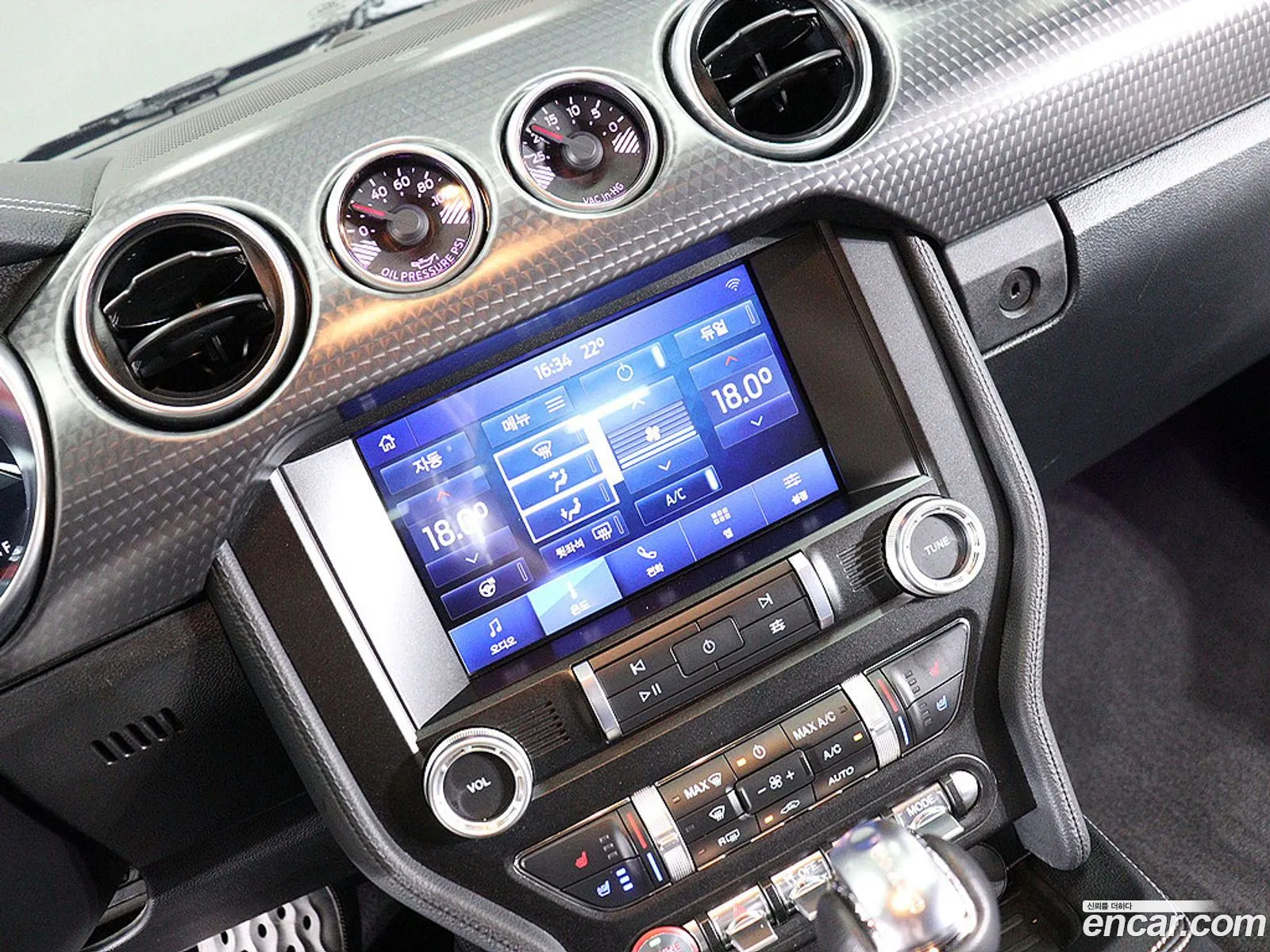 Ford Mustang 2022 — 4