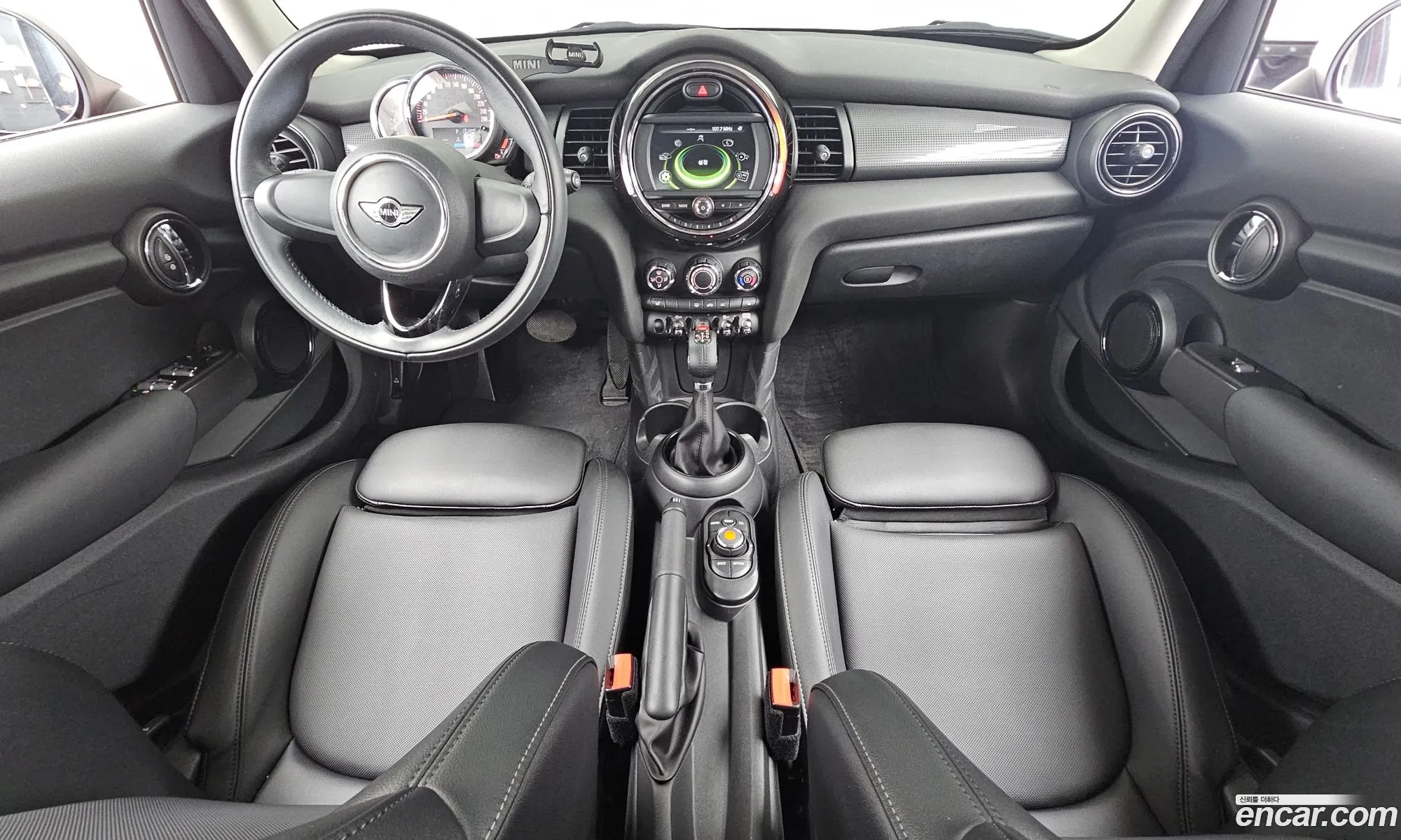 Mini Cooper 2018 WMWXU1104J2H33441 — 2