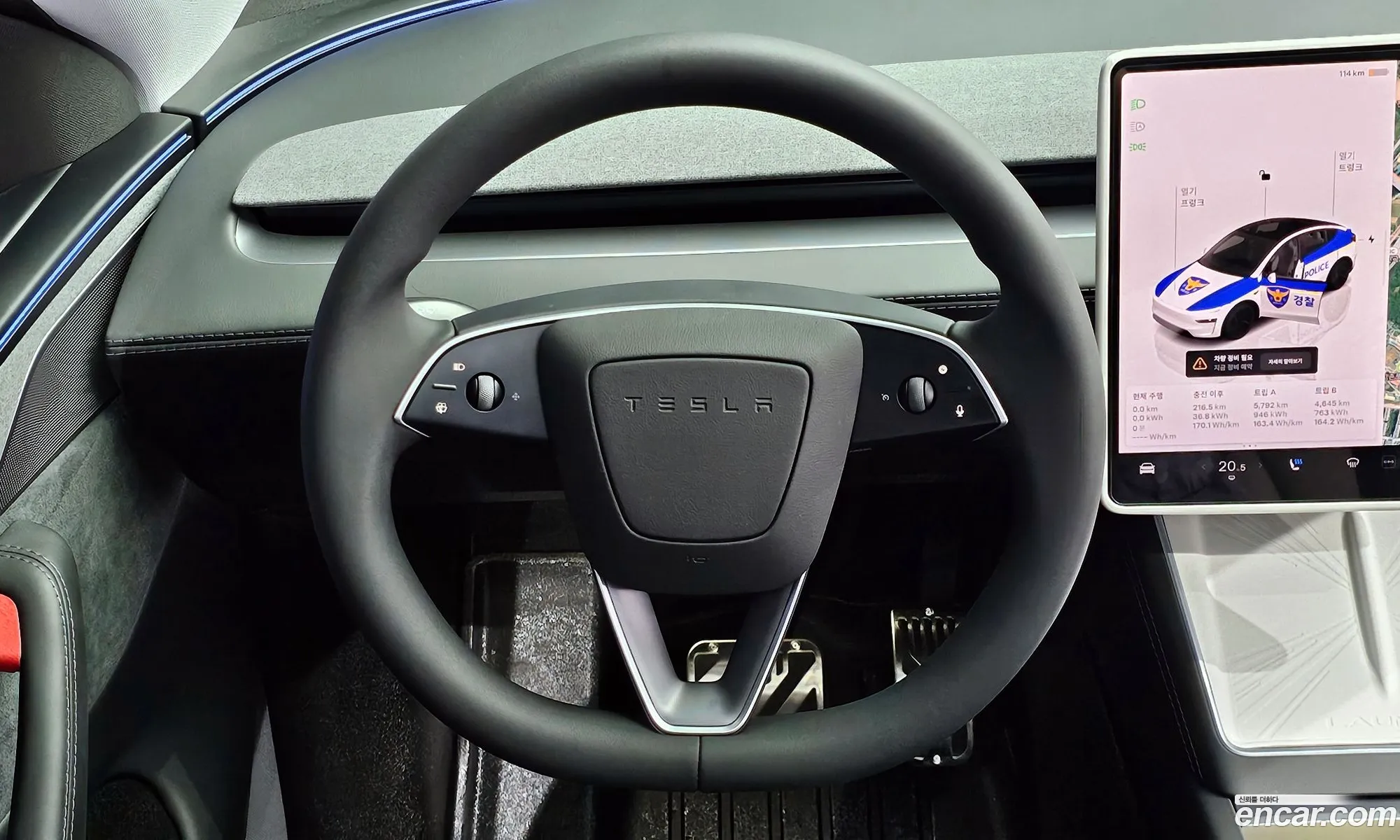Tesla Model Y 2025 — 10