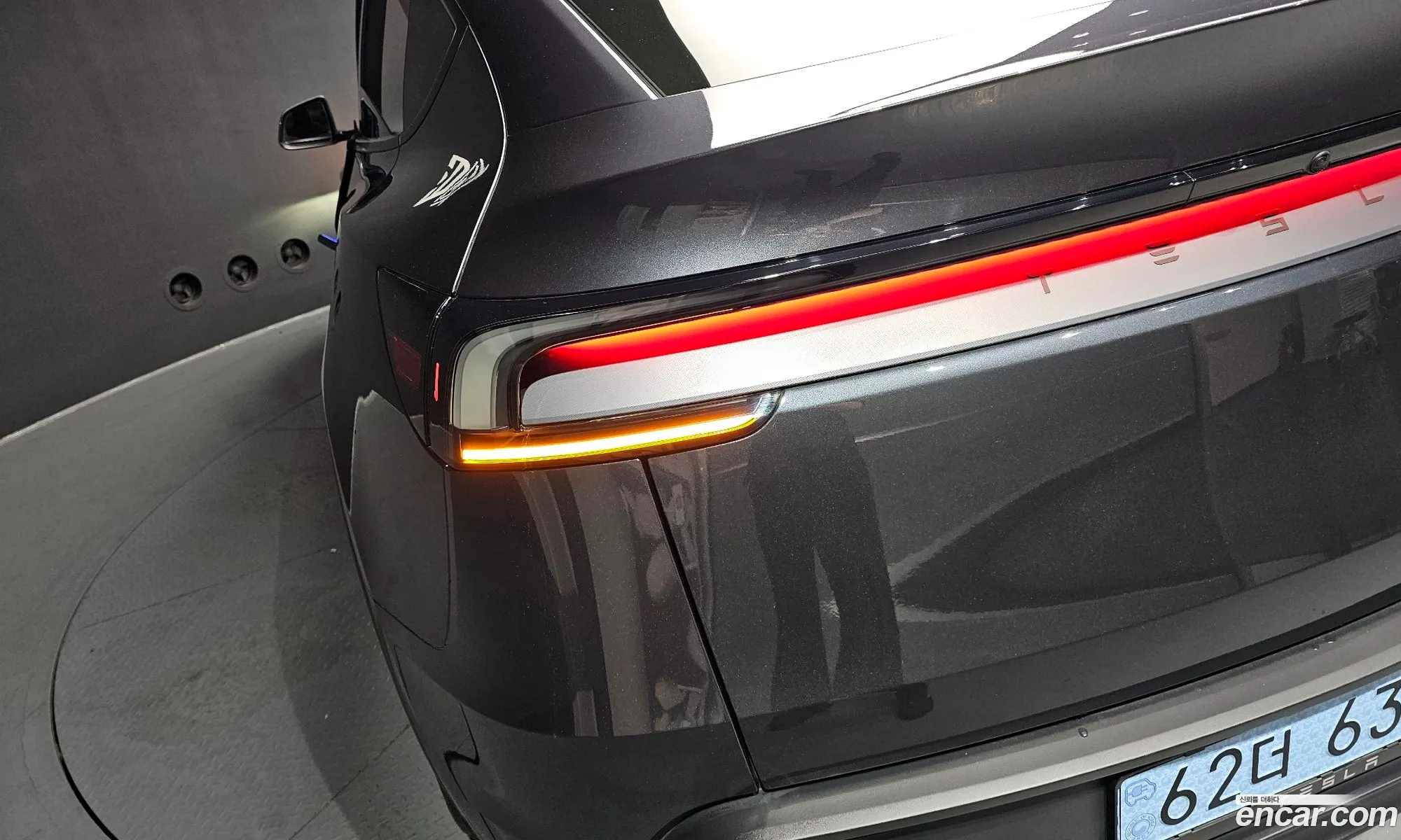 Tesla Model Y 2025 — 19