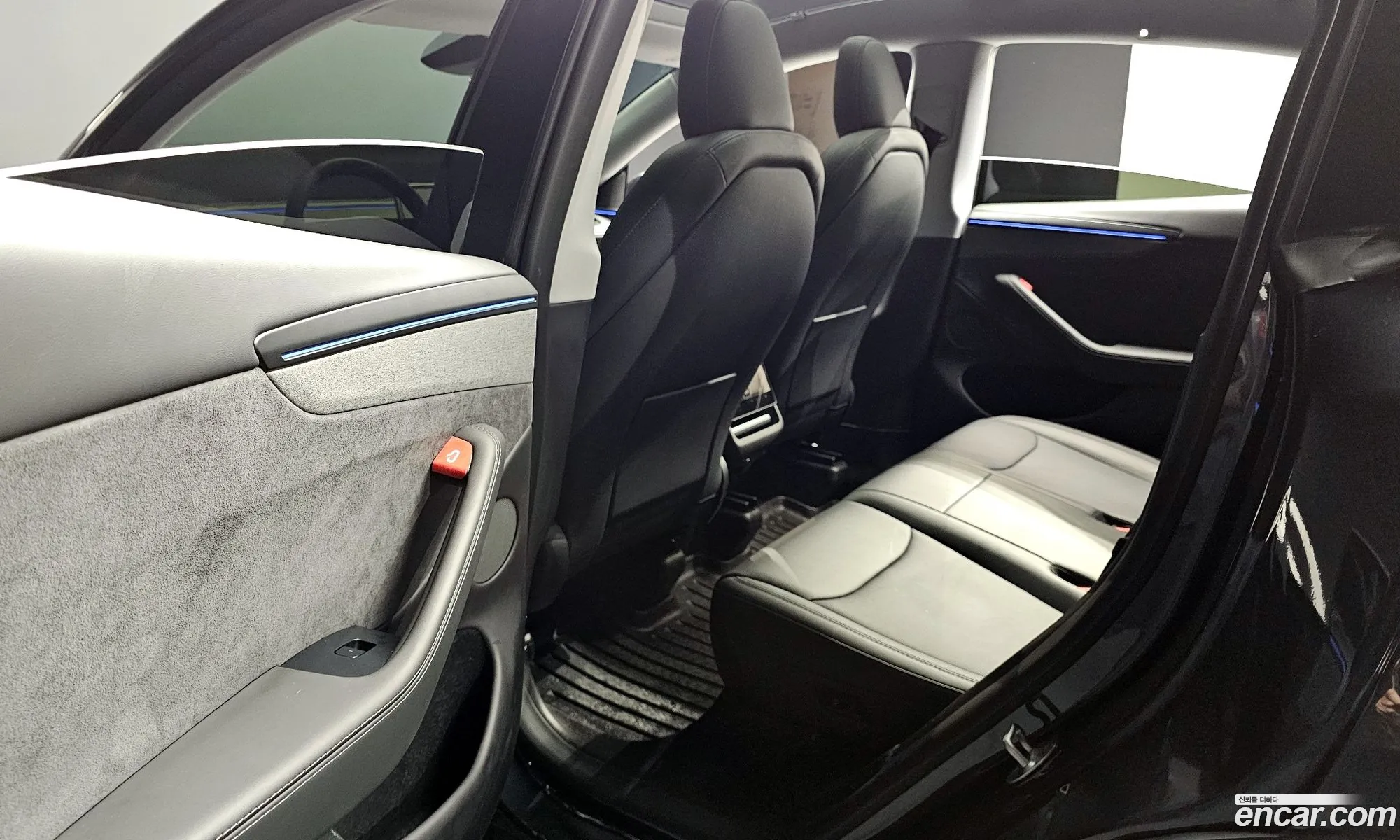 Tesla Model Y 2025 — 11
