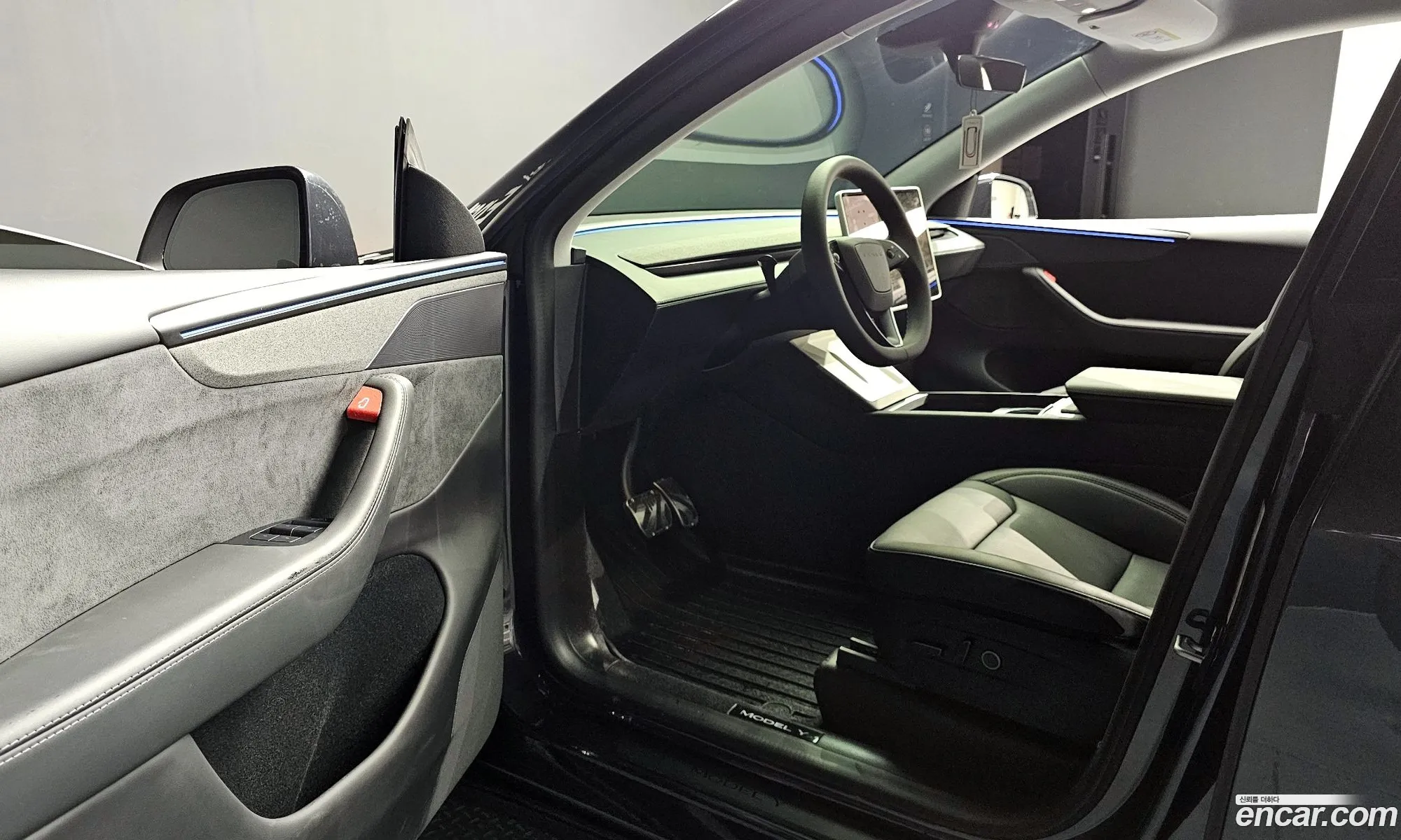 Tesla Model Y 2025 — 8