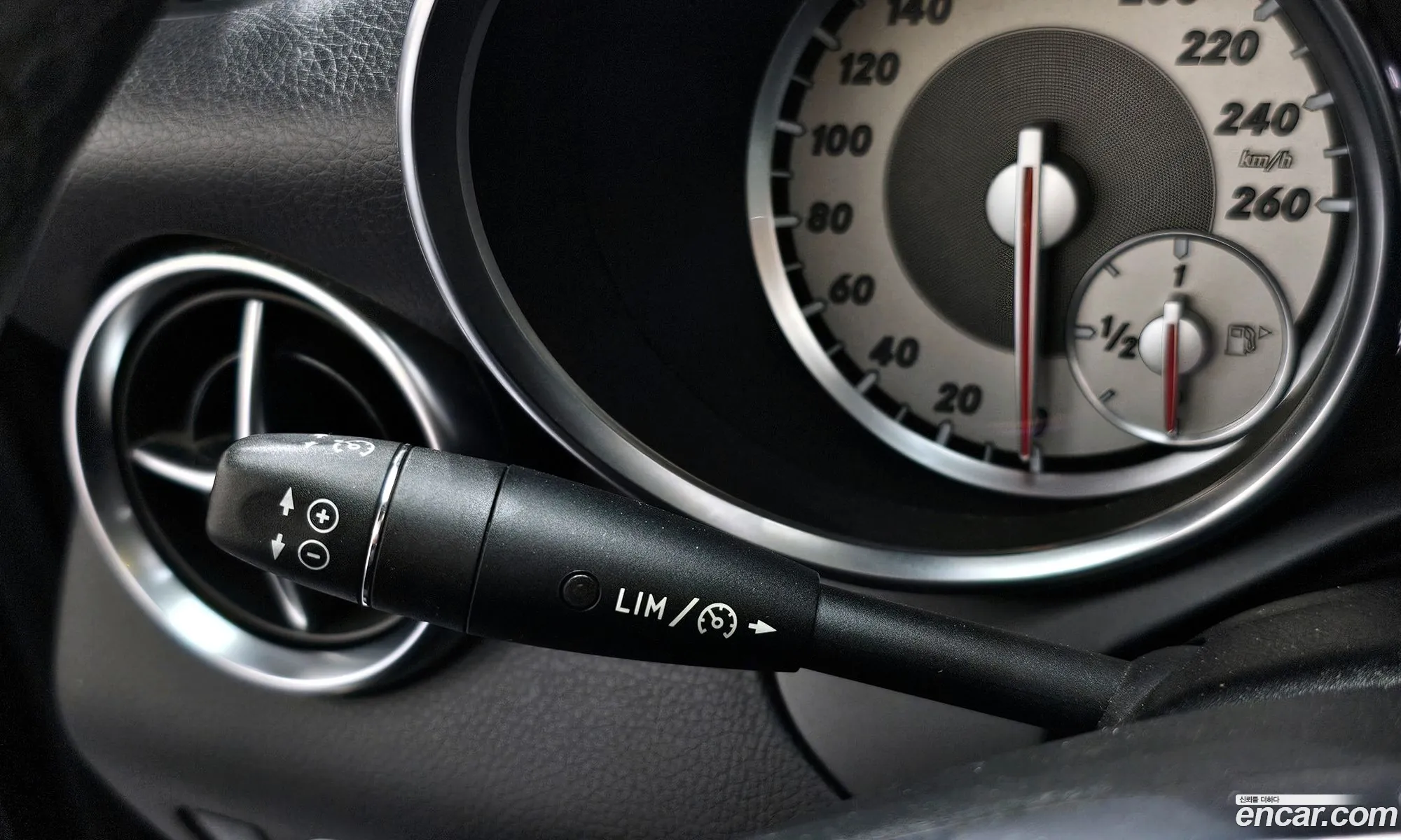 Mercedes-Benz SLK-Class 2012 WDDPK4JA7CF033267 — 6