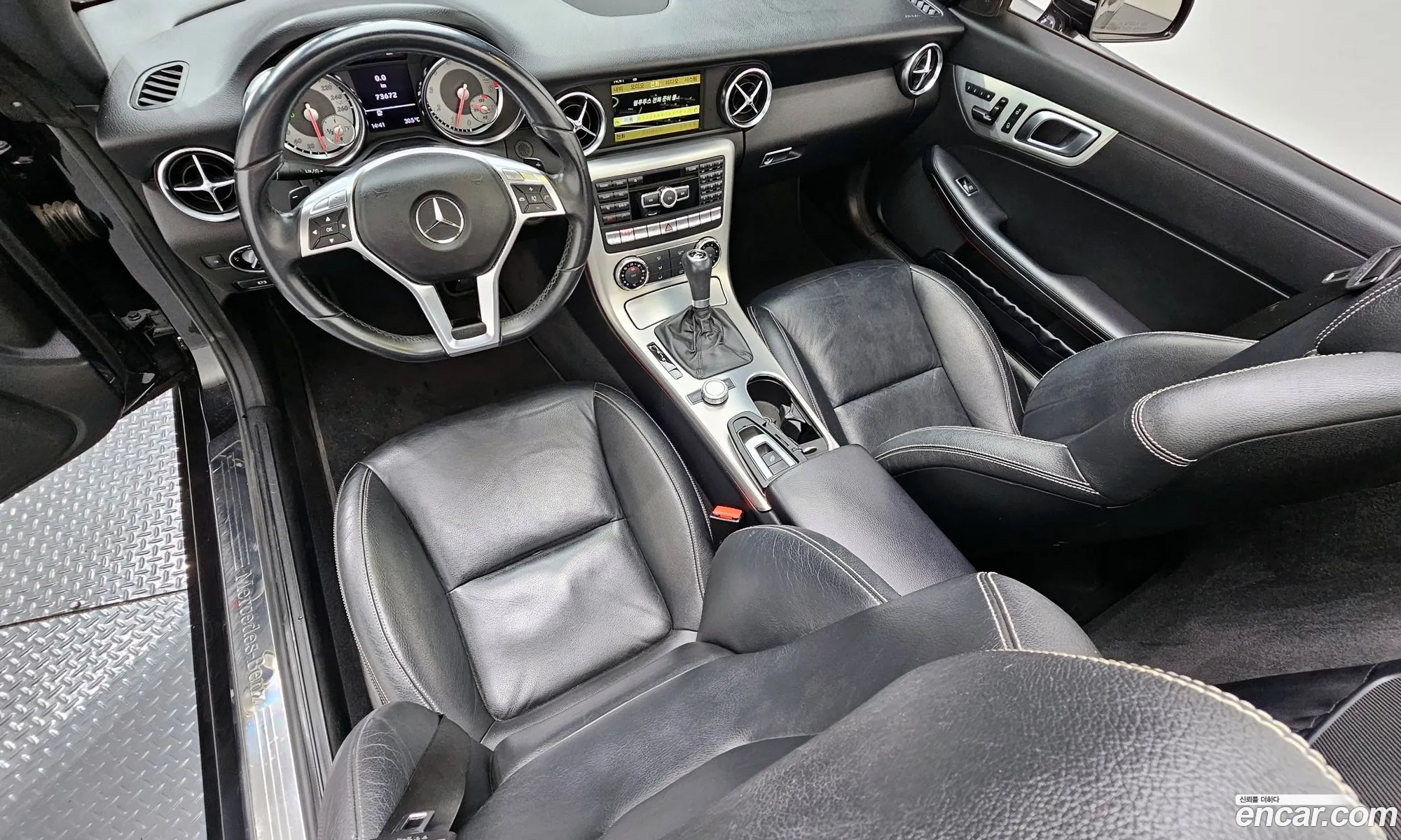 Mercedes-Benz SLK-Class 2012 WDDPK4JA7CF033267 — 16