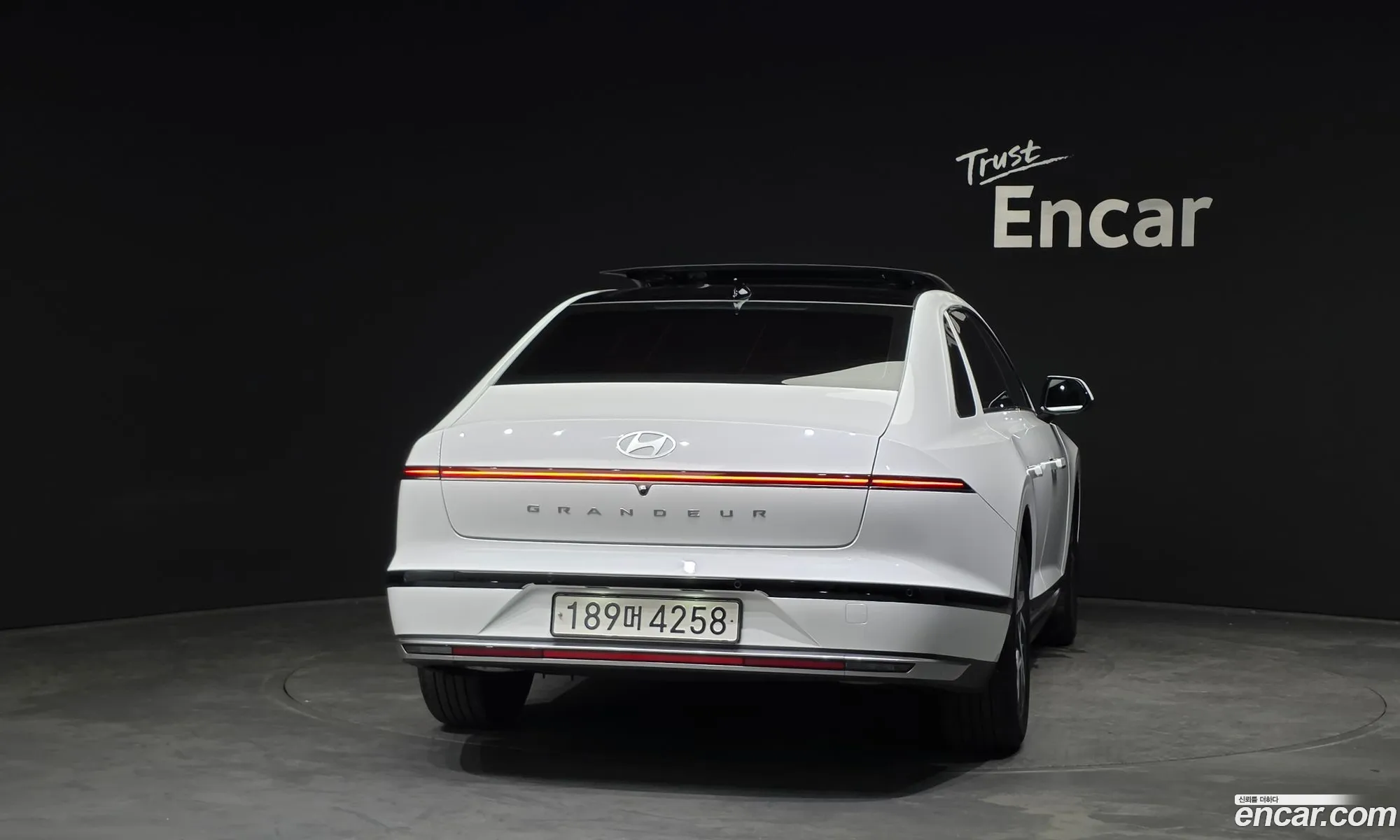 Hyundai Grandeur Hybrid 2023 — 3