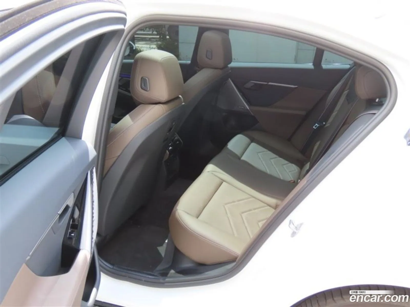BMW 5 Series 2025 — 2