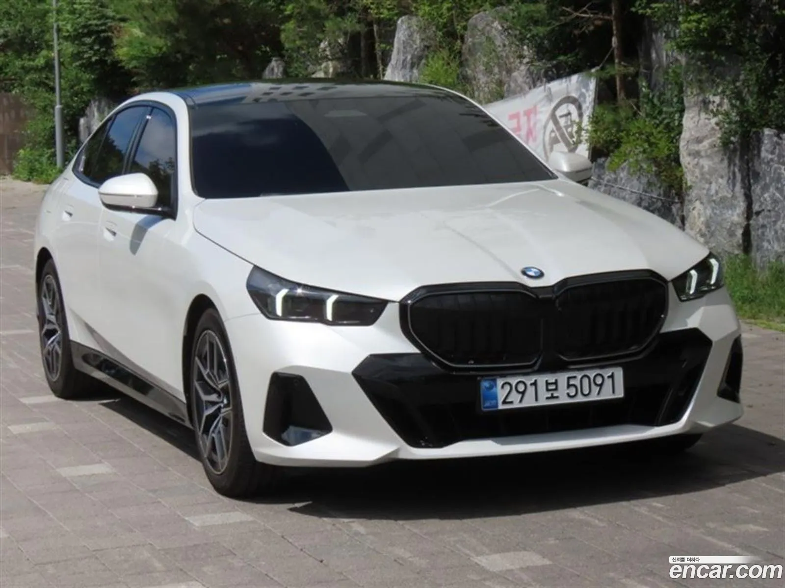 BMW 5 Series 2025 — 19