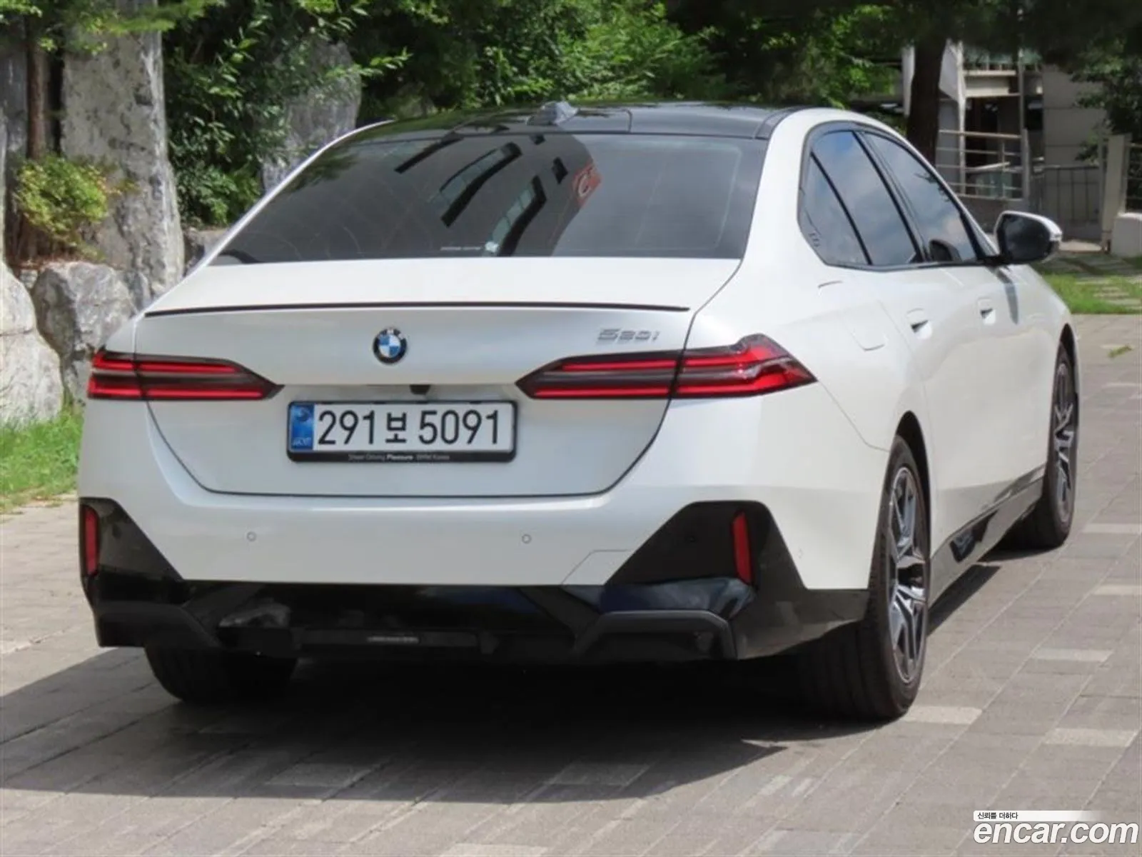 BMW 5 Series 2025 — 12