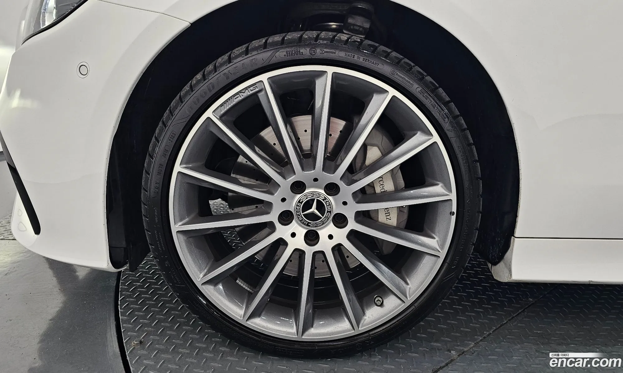 Mercedes-Benz E-Class W213 2023 — 31