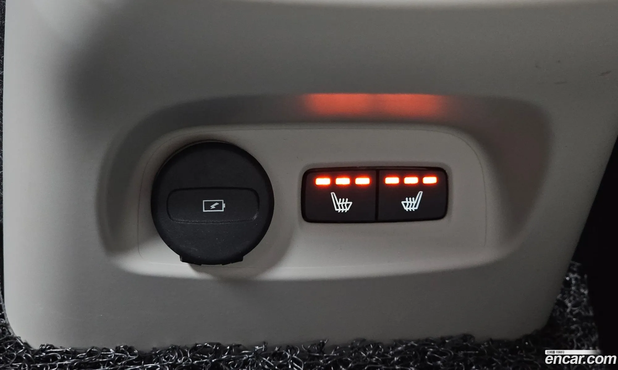 Volvo XC40 2025 — 3