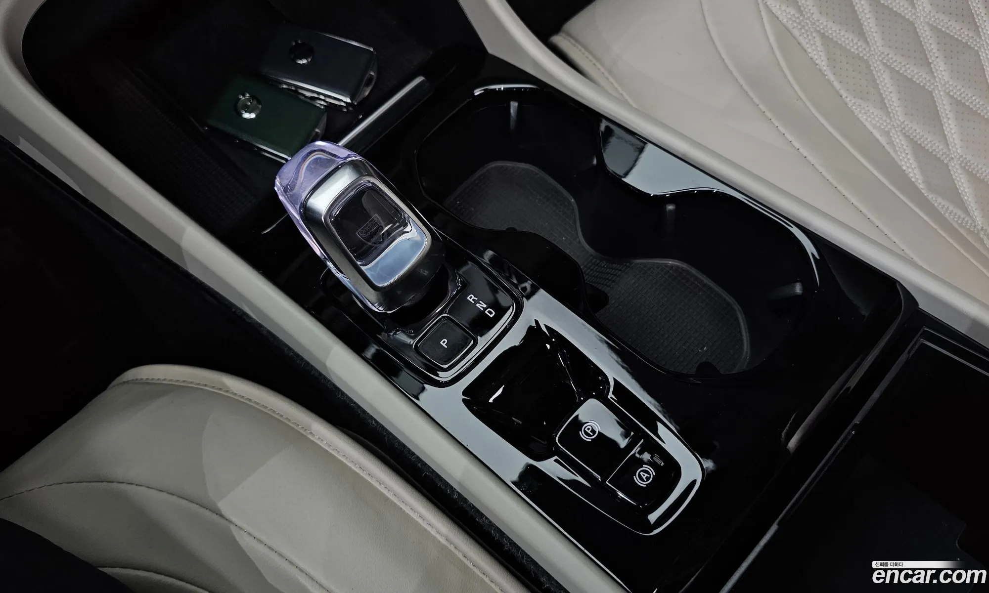 Volvo XC40 2025 — 23