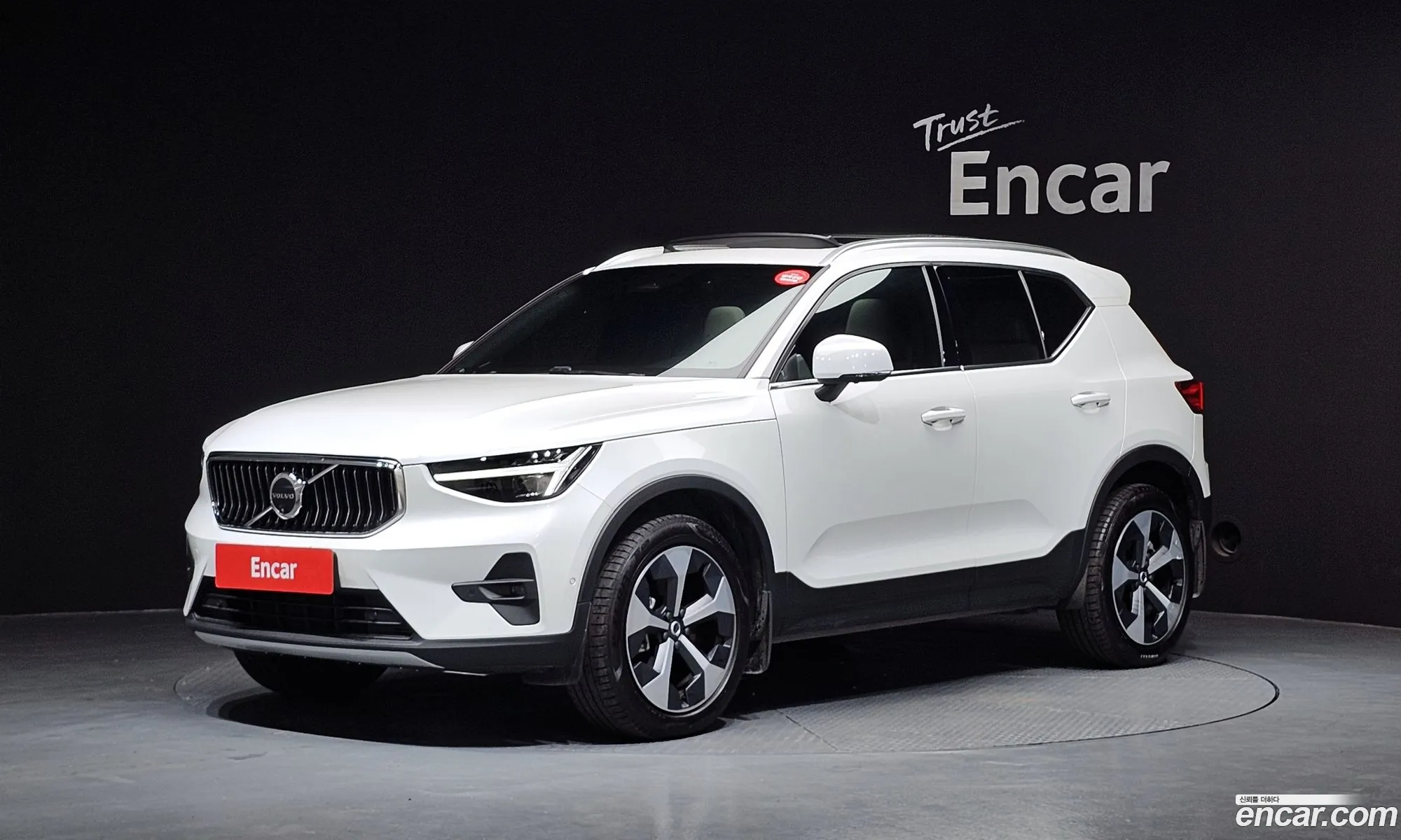 Volvo XC40 2025 — 35