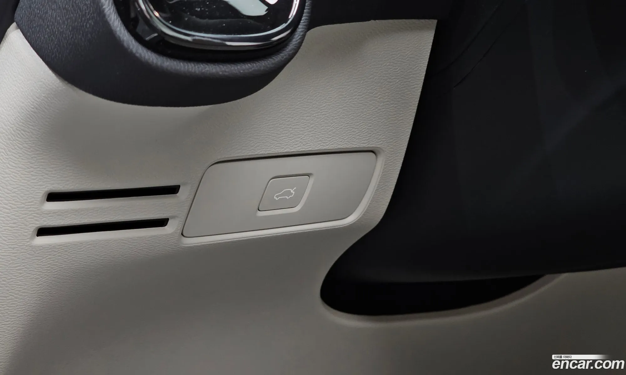 Volvo XC40 2025 — 9