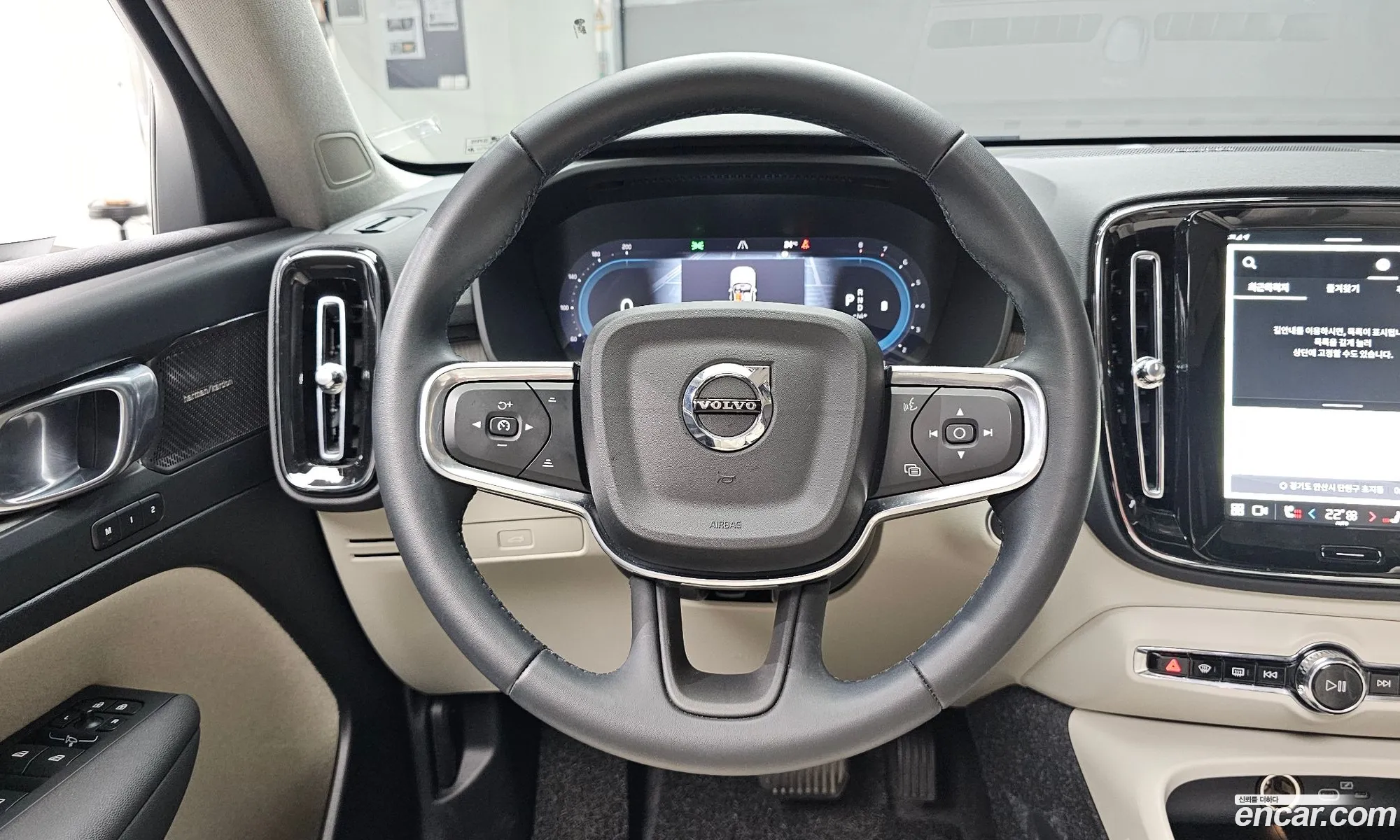 Volvo XC40 2025 — 19