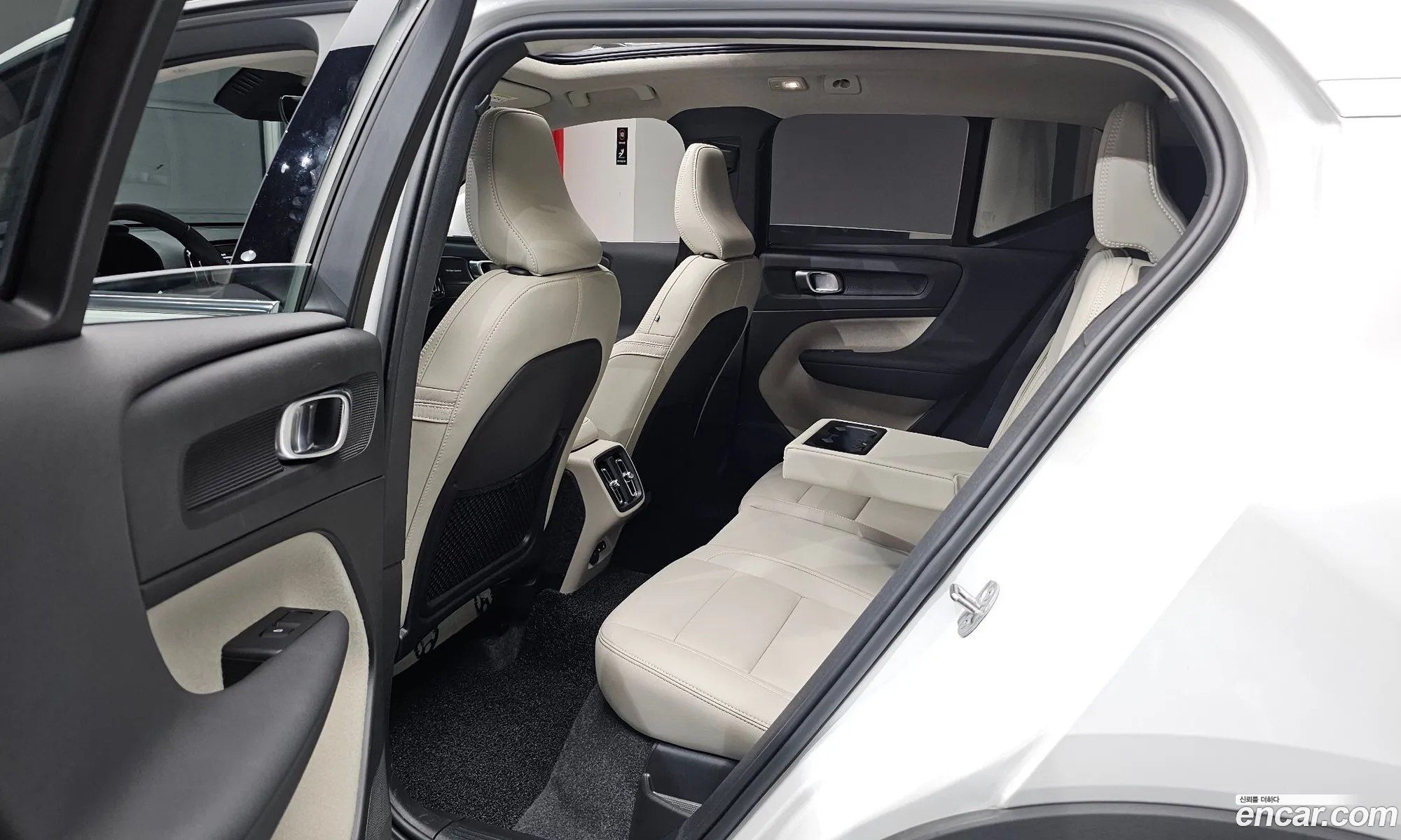 Volvo XC40 2025 — 31