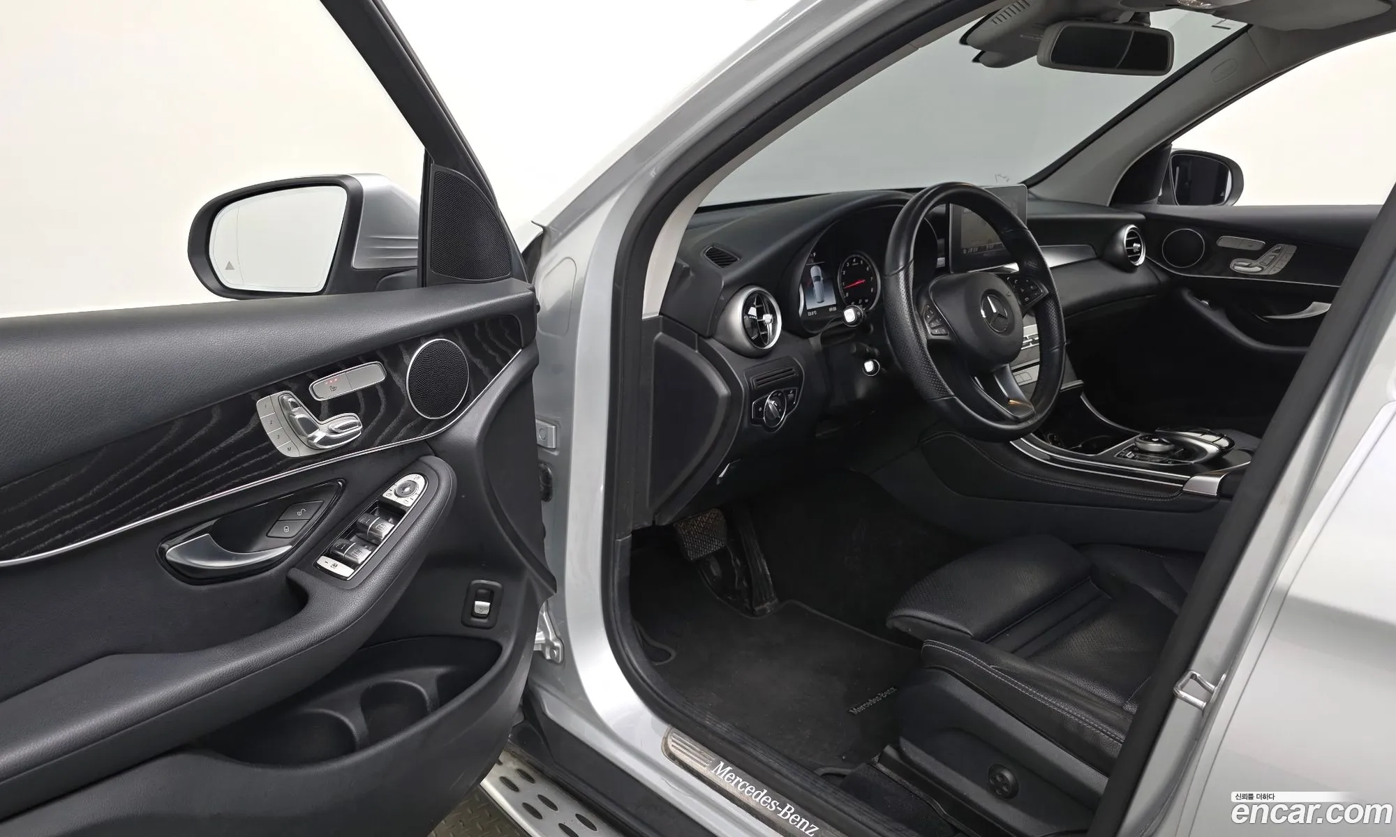 Mercedes-Benz GLC-Class X253 2019 — 11