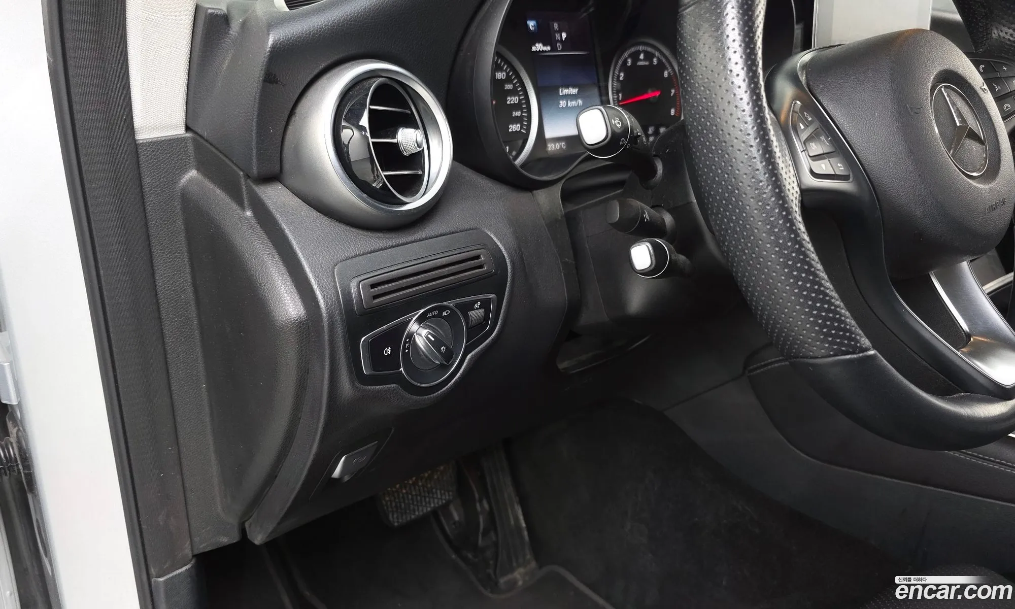 Mercedes-Benz GLC-Class X253 2019 — 31