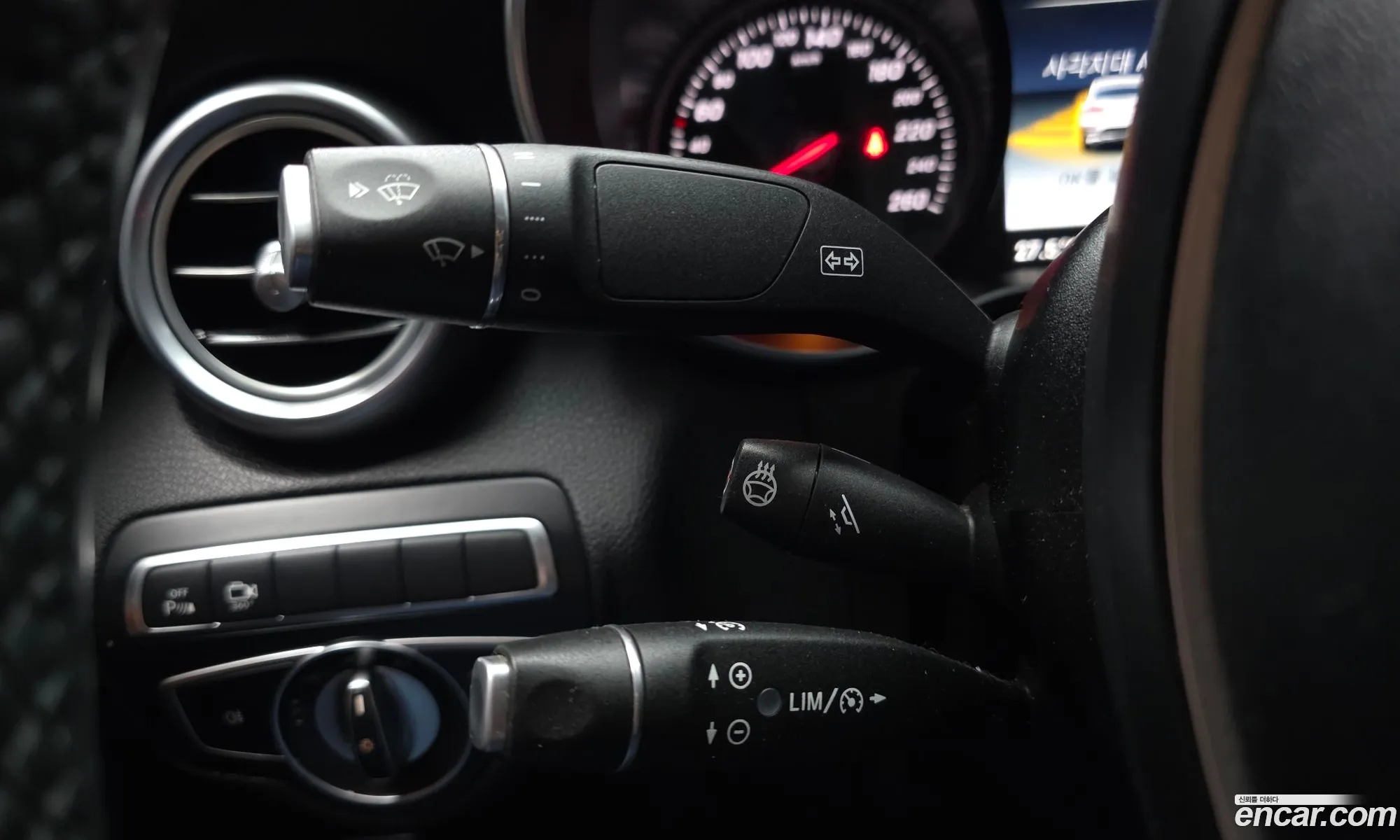 Mercedes-Benz GLC-Class X253 2018 — 31