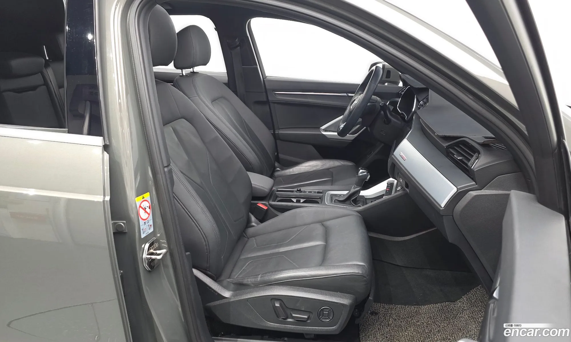 Audi Q3 2020 WAUZZZF38L1093073 — 8