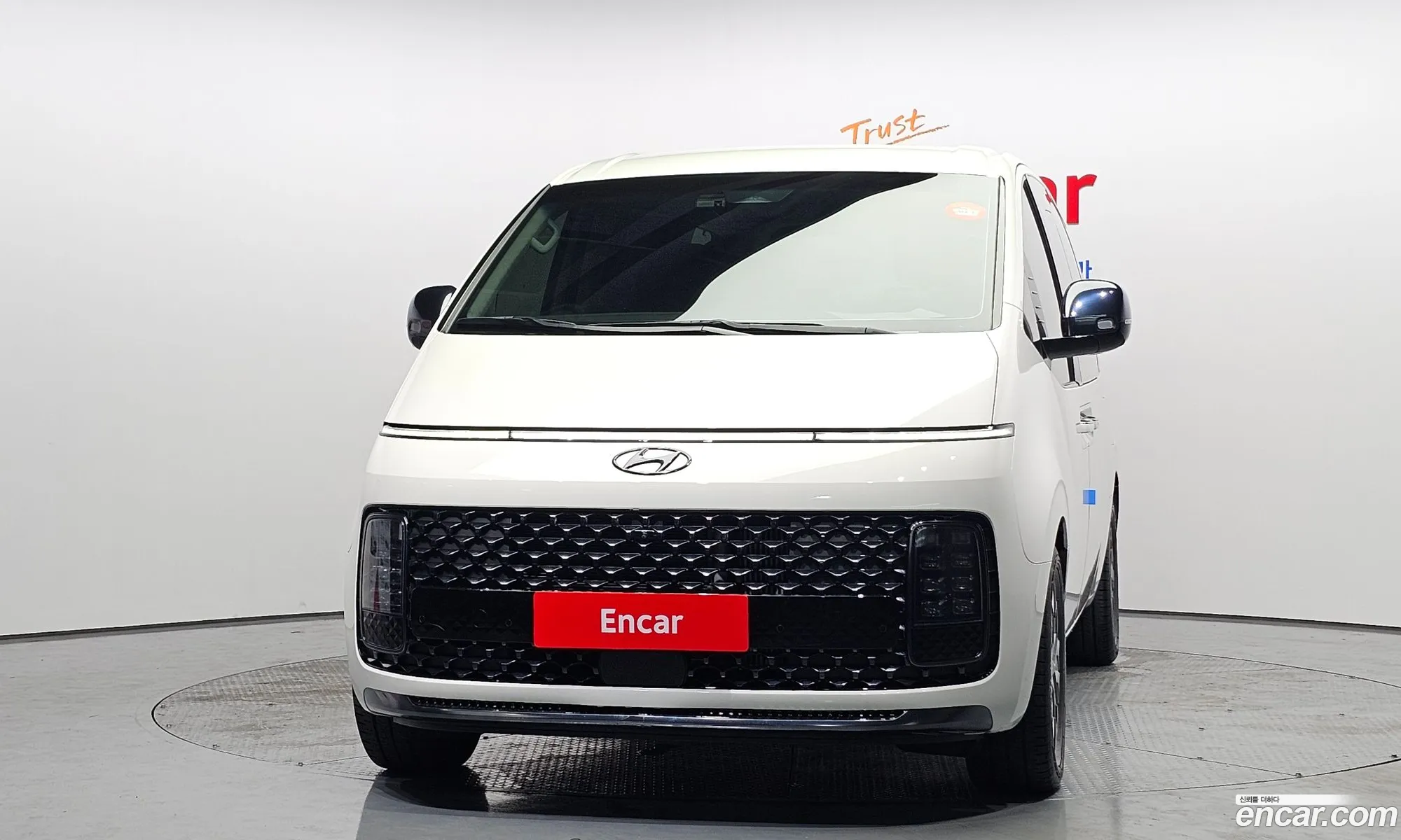 Hyundai Staria 2024 — 2
