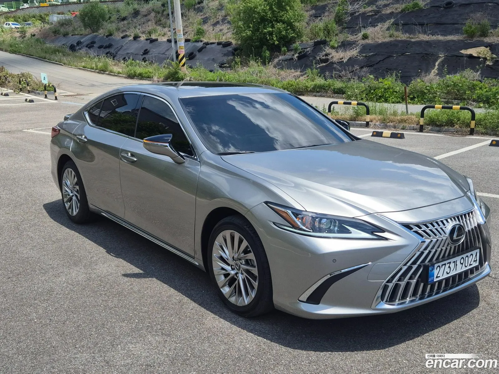 Lexus ES300h 7th Gen 2026 — 3