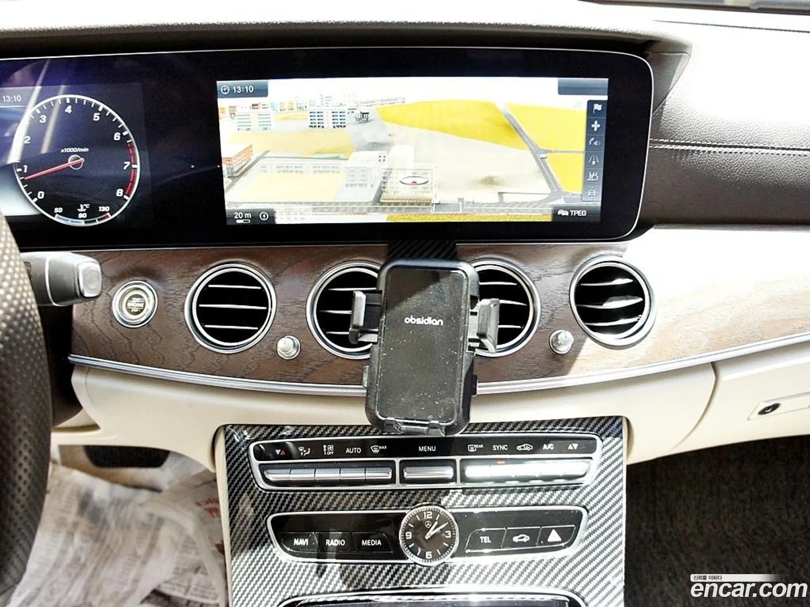 Mercedes-Benz E-Class W213 2016 — 10
