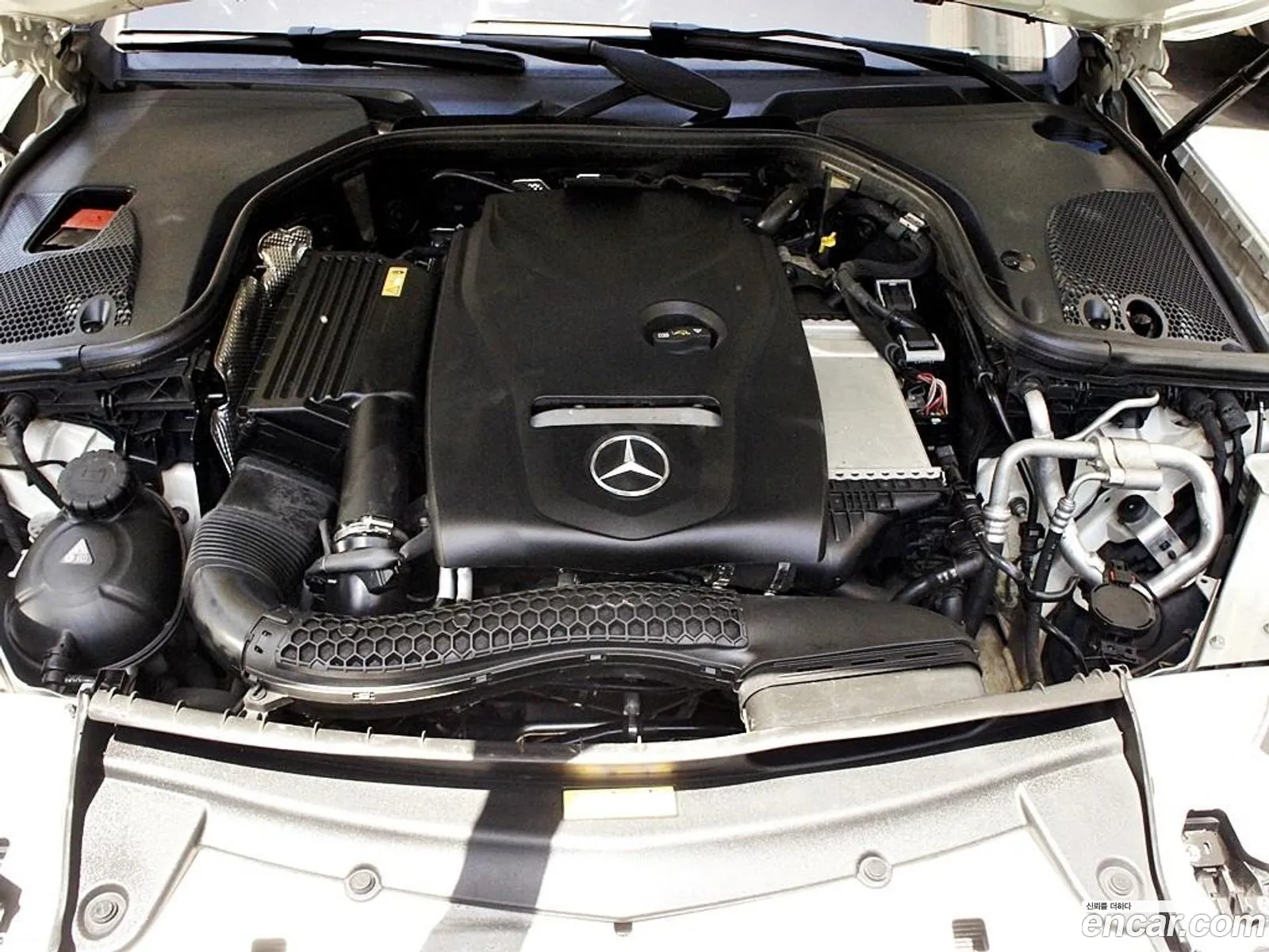 Mercedes-Benz E-Class W213 2016 — 13