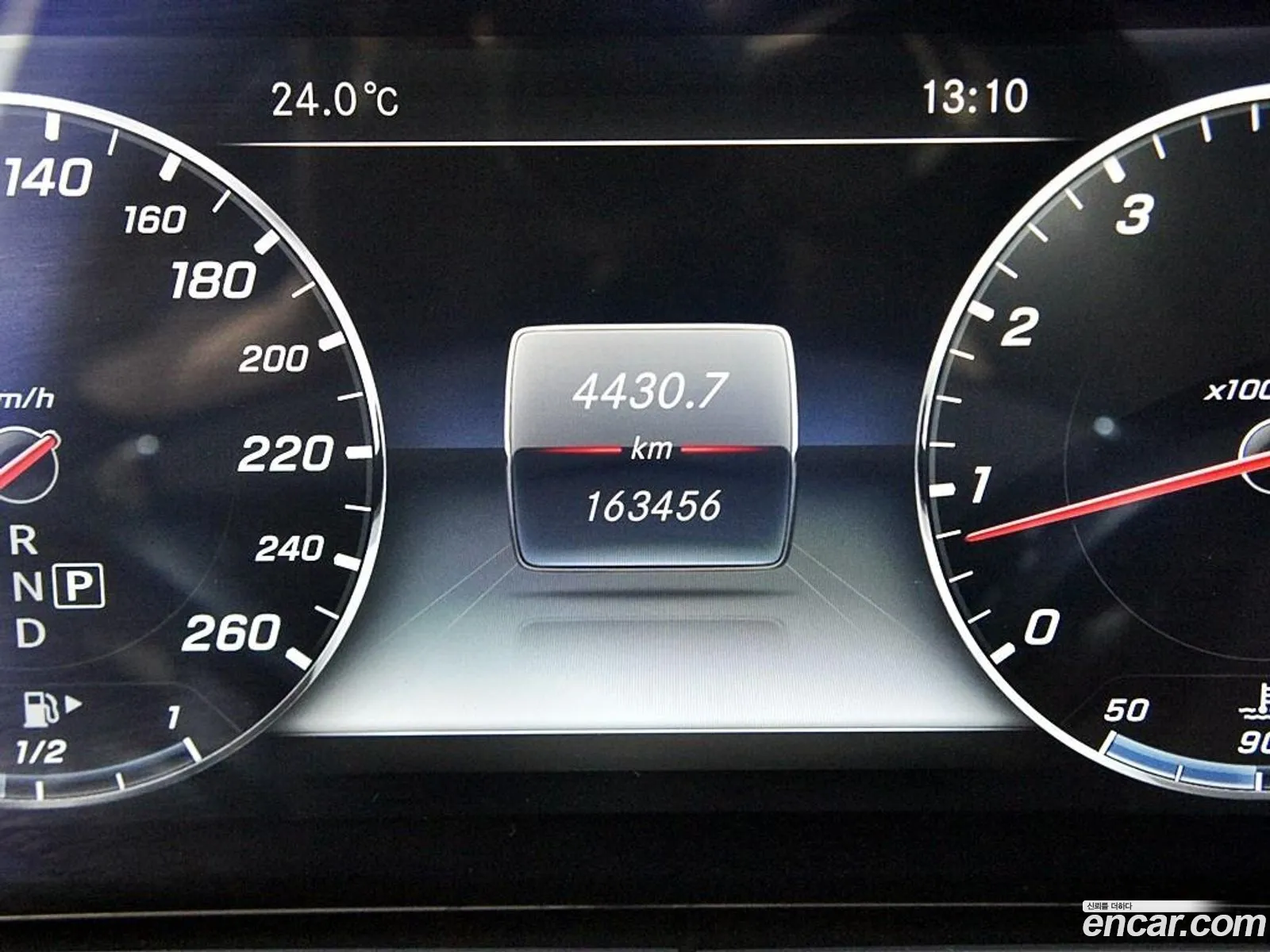Mercedes-Benz E-Class W213 2016 — 11