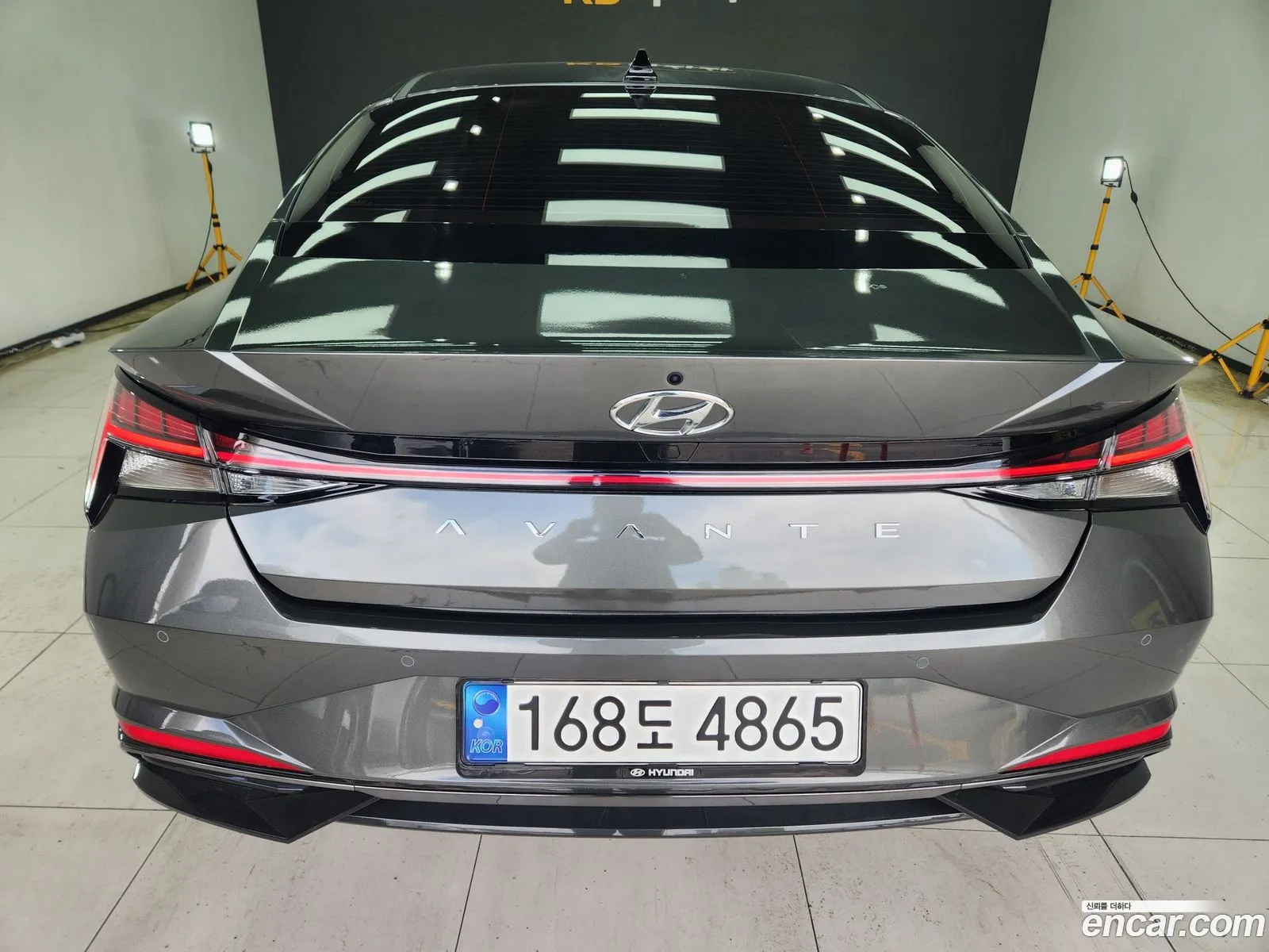 Hyundai Elantra 2022 — 4