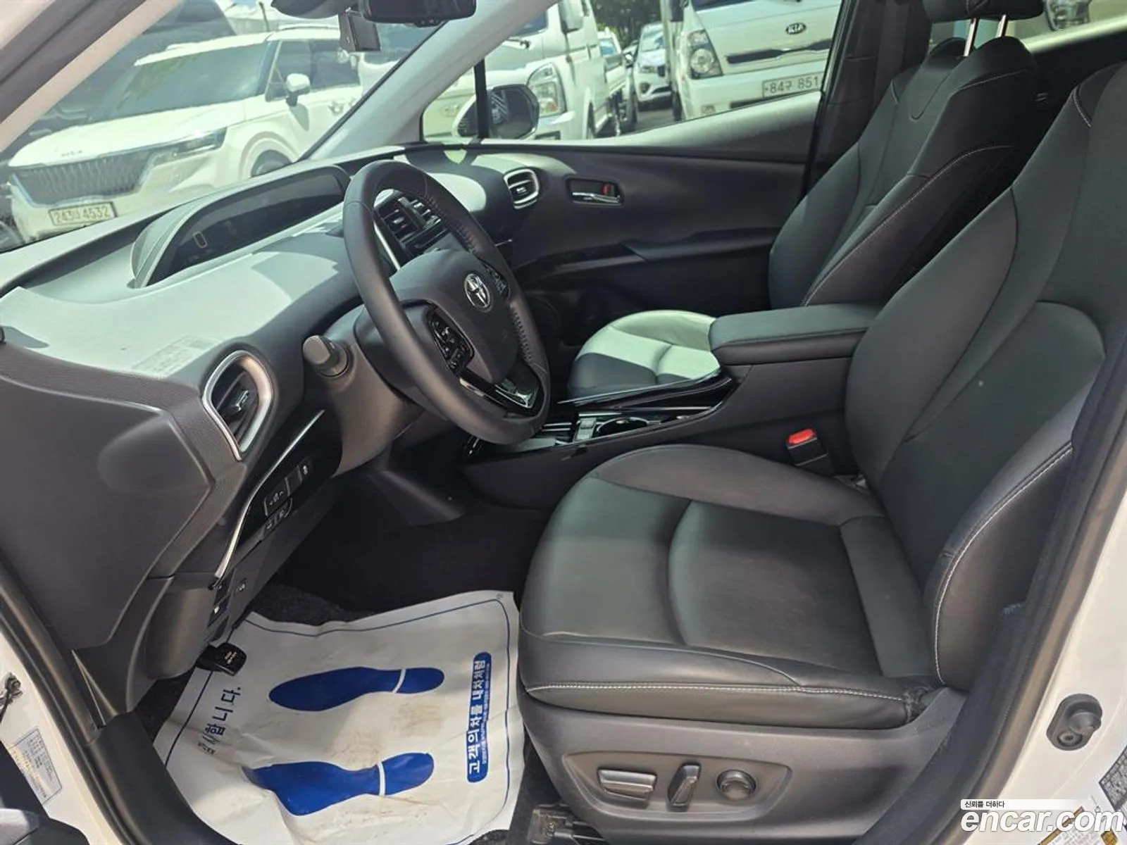 Toyota Prius Prime 2022 — 17