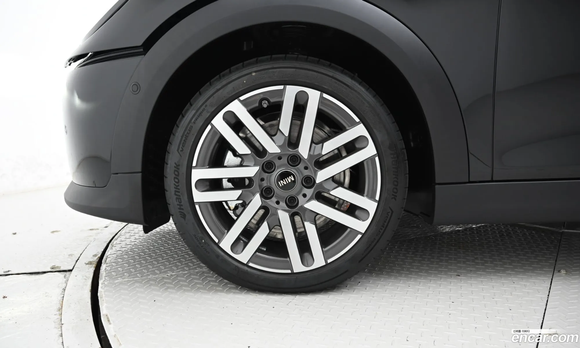 Mini Cooper C 2026 WMW61GD07T2Y22746 — 13