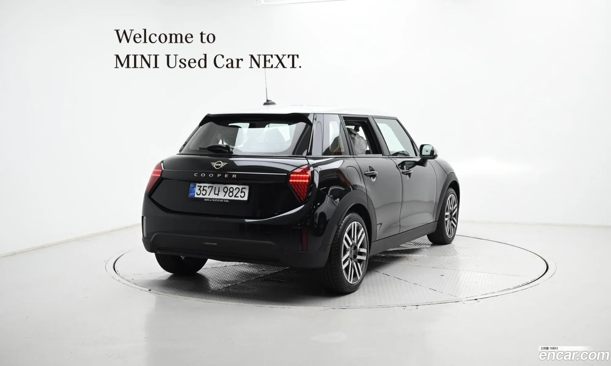 Mini Cooper C 2026 WMW61GD07T2Y22746 — 8