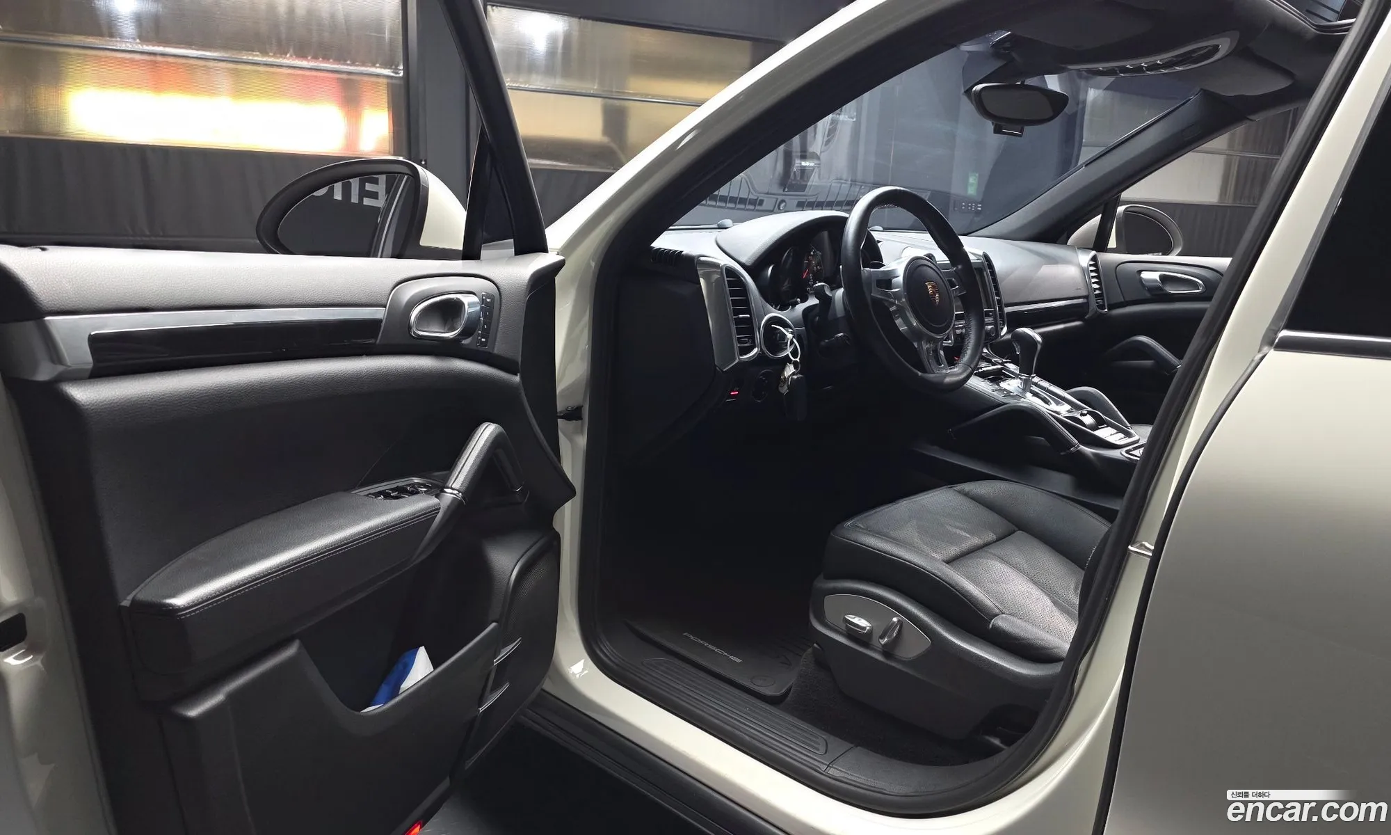 Porsche Cayenne 2012 WP1AF2925CLA27117 — 2