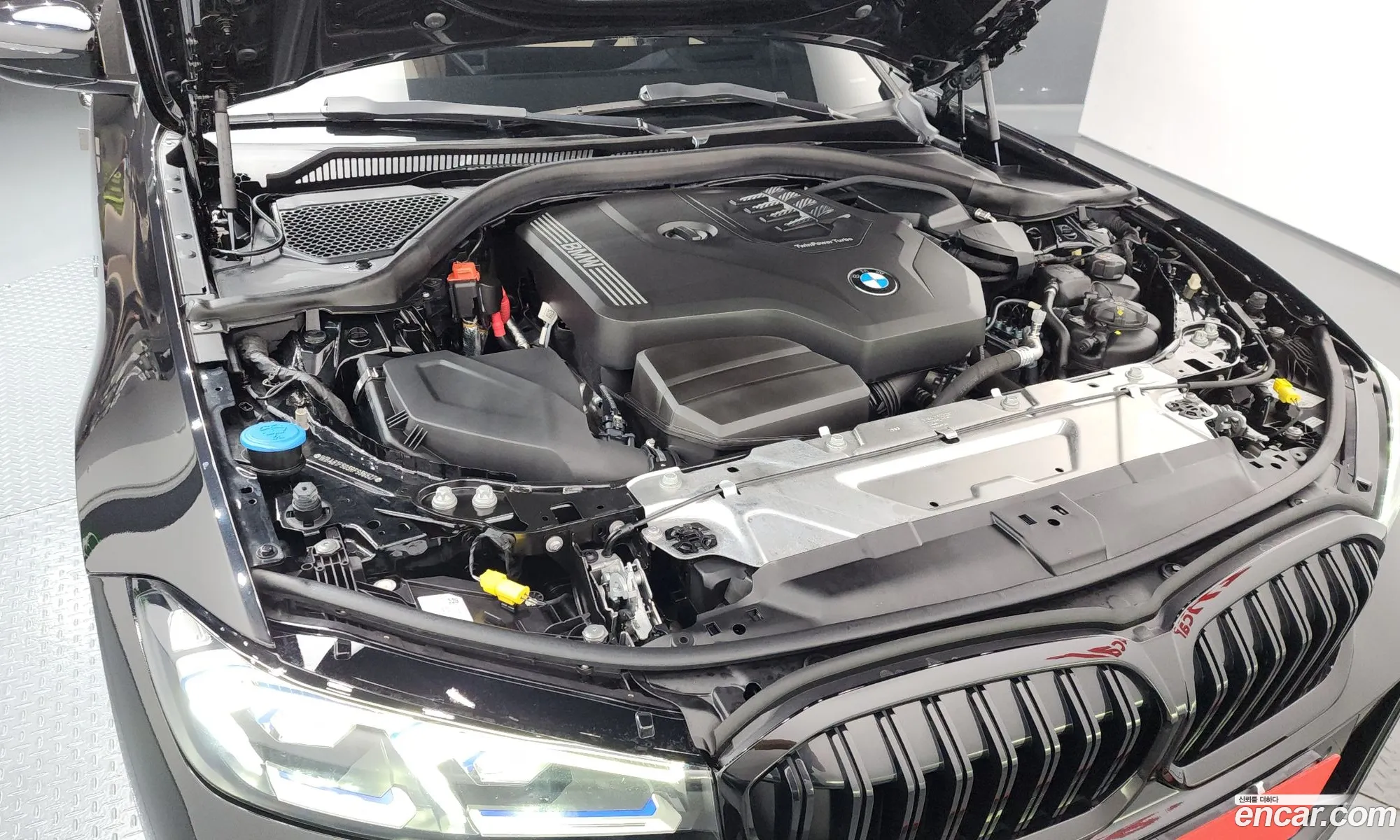 BMW 3 Series 2024 WBA61FS03RFS36527 — 10