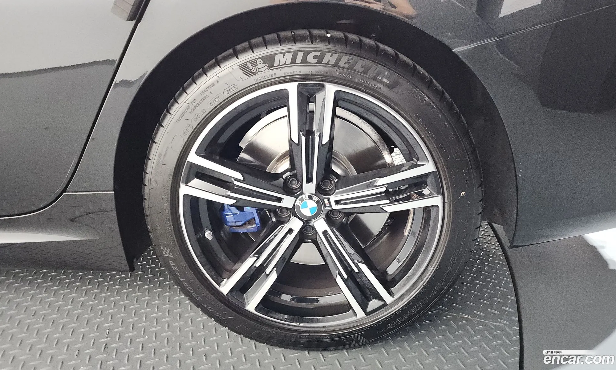 BMW 3 Series 2024 WBA61FS03RFS36527 — 31