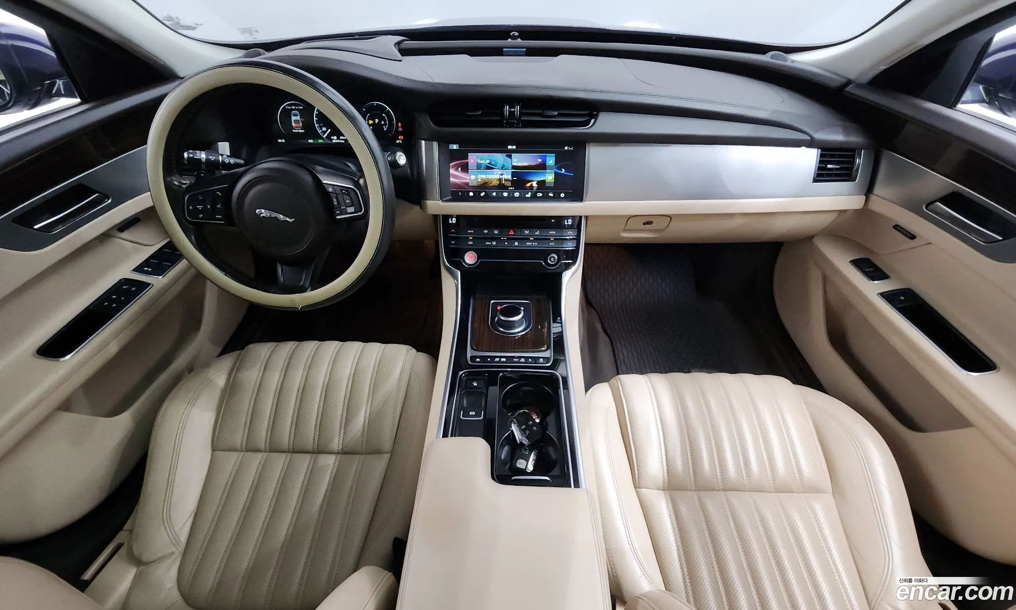 Jaguar XF 2016 SAJBB4BN4HCY43035 — 3